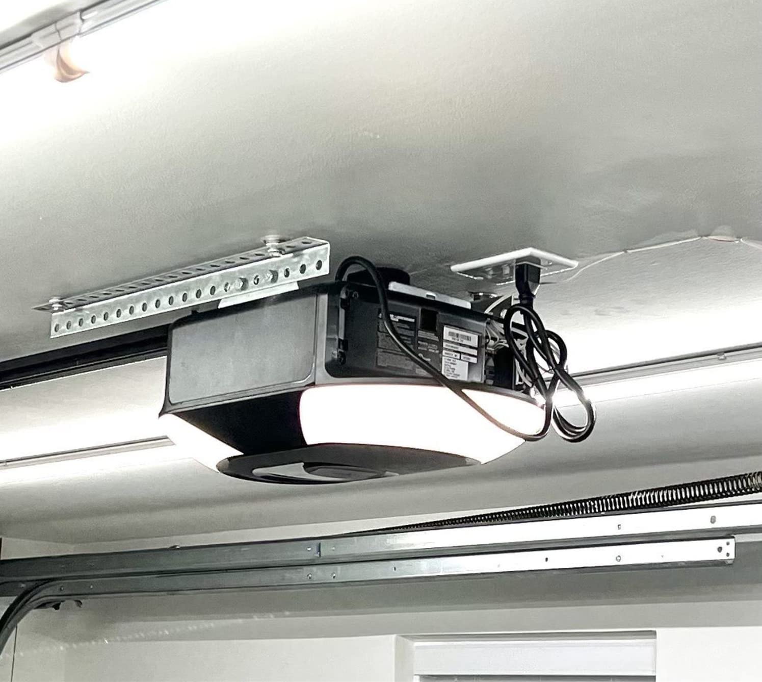 Chamberlain B6753T Smart Garage Door Opener, Video Streaming & Advanced Corner LED Lighting-myQ Smartphone Controlled-Ultra Quiet, Strong Belt Drive & MAX Lifting Power customer photo 1