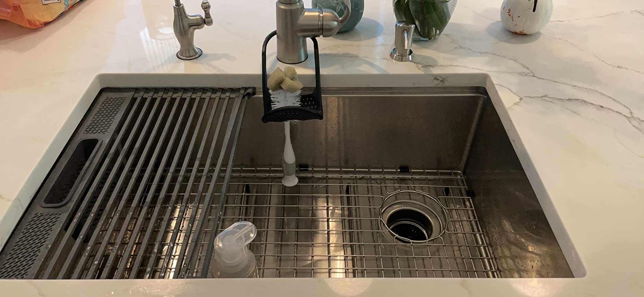 DELTA FAUCET Lorelai 17-inch Workstation Bar Prep Kitchen Sink Undermount 16 Gauge Stainless Steel Single Bowl with WorkFlow Ledge and Kit of 5 Accessories, 95B9032-17S-SS customer photo 1