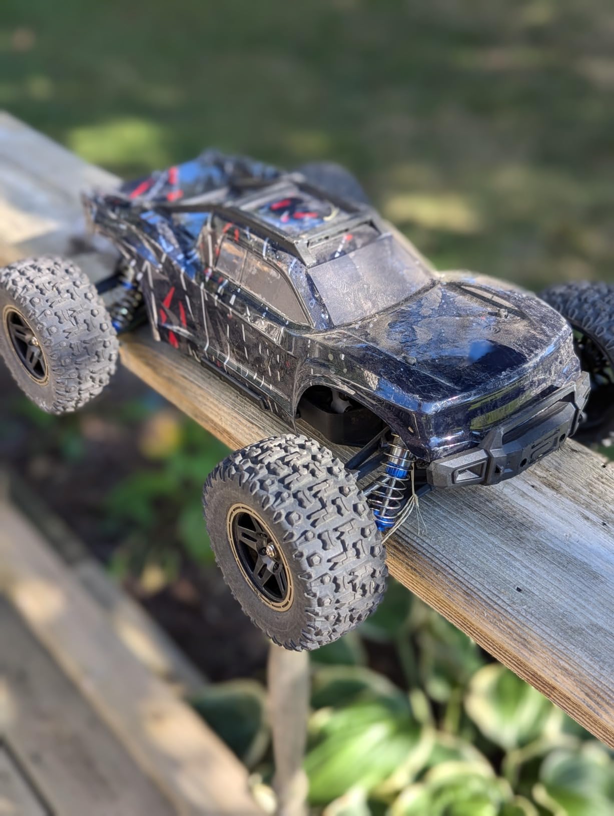 HAIBOXING 2995 RC Truck, 1:12 Scale RC Buggy, 40km/h Off-Road Desert Truck | Full-Aluminum Oil-Filled Shocks, Center Differential, 550 Motor Upgrade Version, Water-Resistant Electronics, Dual Batteries customer photo 1