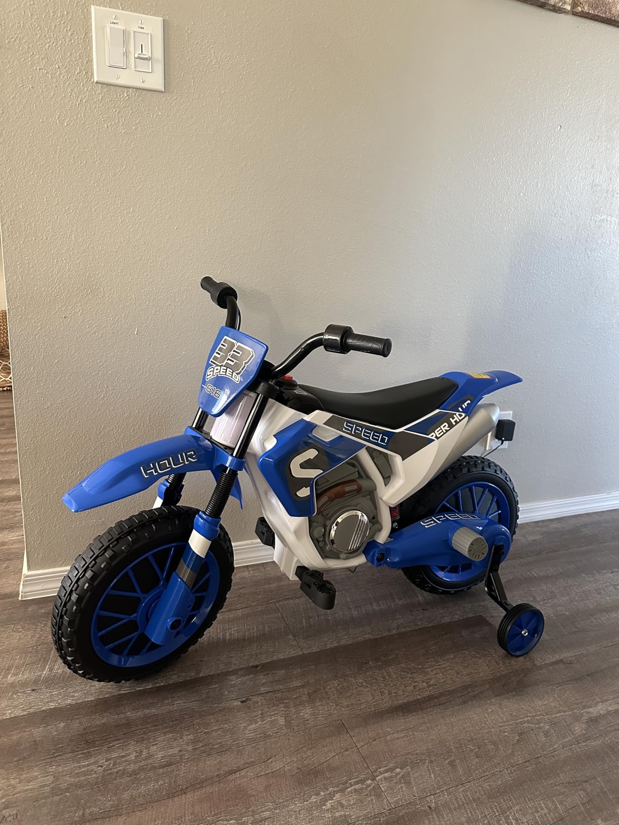 Aosom 12V Kids Motorcycle with Treaded Tires, 5mph Top Speed, Blue - Electric Bike, Ride On Motorcycle with 2 x 25W Motors, Training Wheels, Spring Suspension customer photo 2