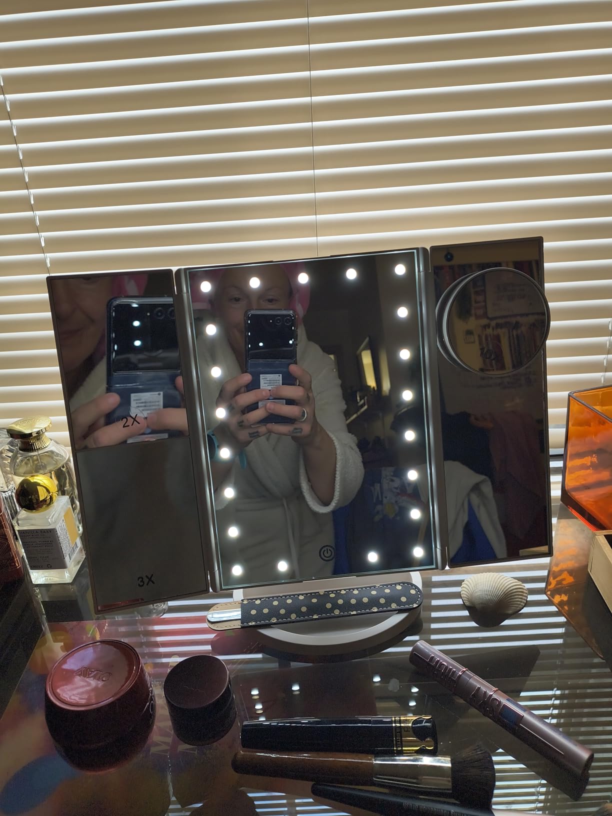 HUONUL 2X/3X/10X Magnifying Vanity Mirror with Light, Trifold Makeup Mirror | Touch Dimming, Dual Power, Clear View for Makeup, Skincare. Dorm Room Essentials customer photo 2