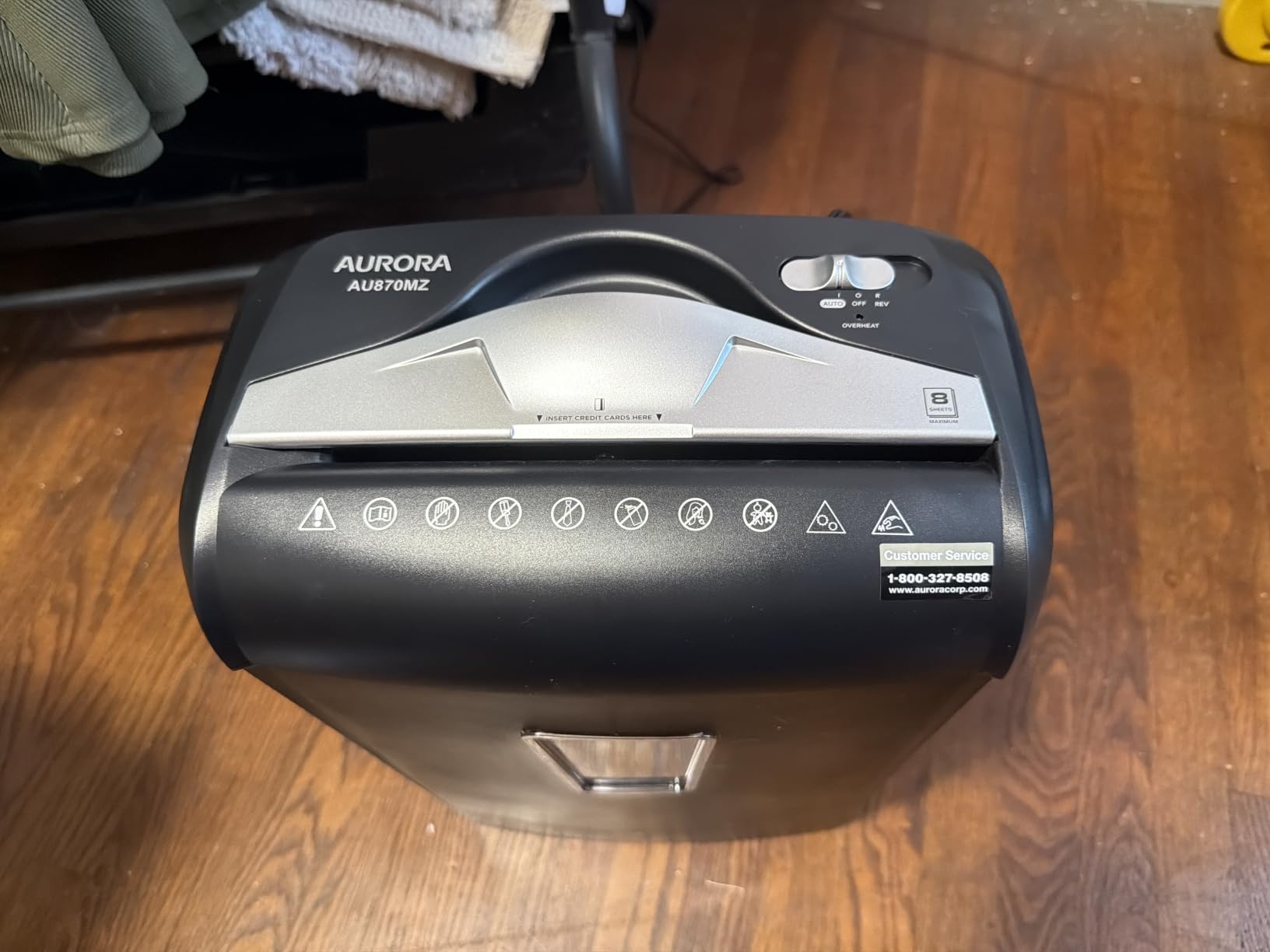 Aurora High-Security 8-Sheet Micro-Cut Paper Credit Card Shredder Black customer photo 2