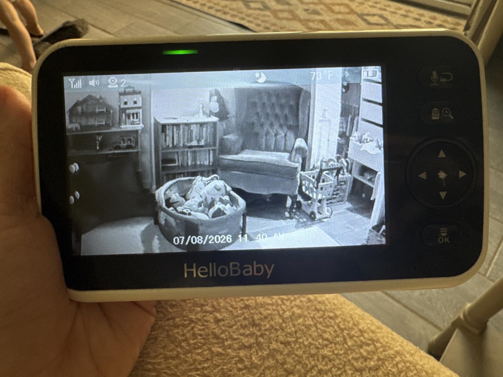 HelloBaby HB6550 5-inch No-WiFi Baby Monitor with 30-Hour Battery and PTZ Camera customer photo 2