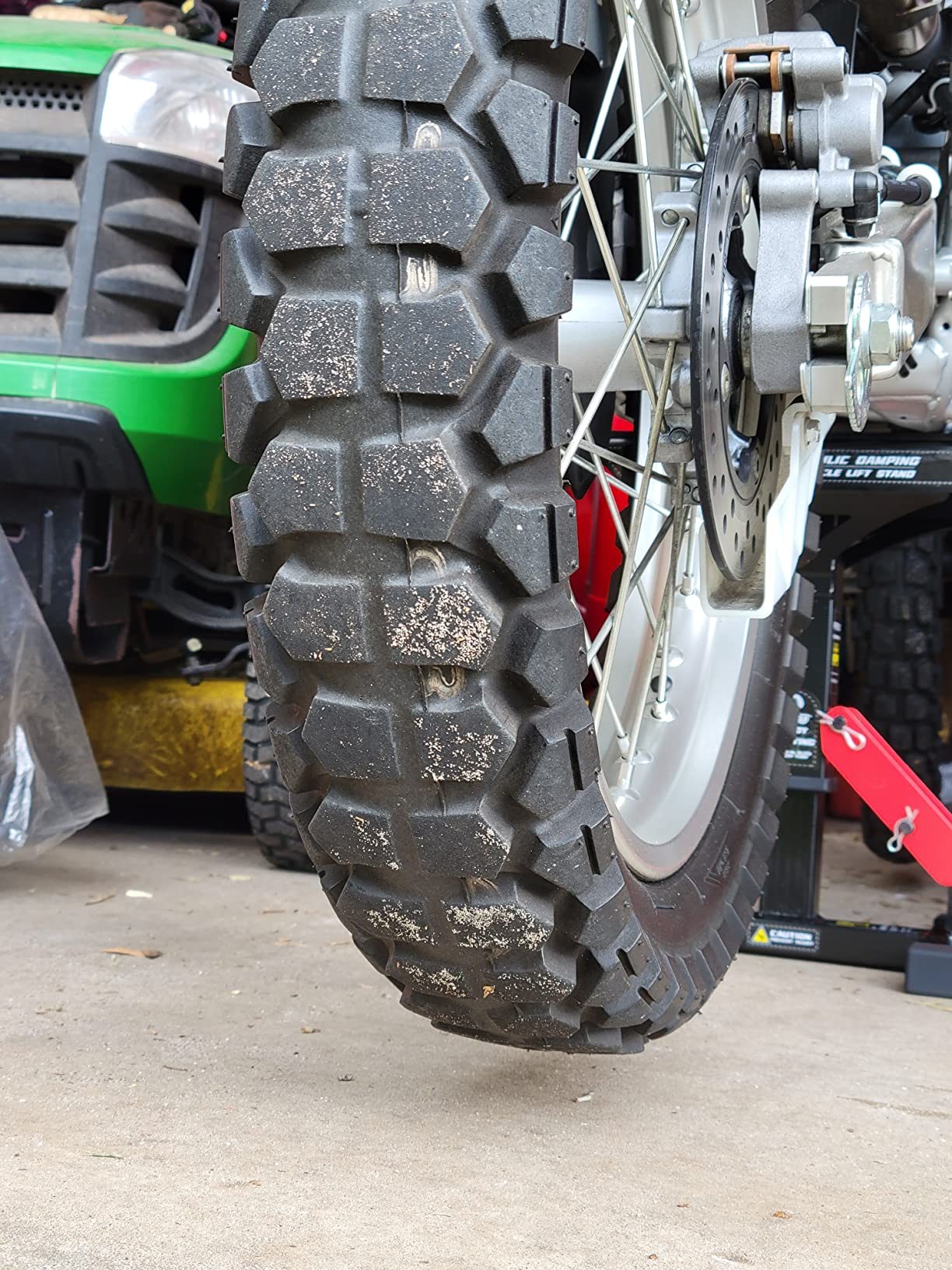 Hydraulic Dirt Bike Stand 1000lbs for Motorcycle Maintenance Oil Change | Motorcycle Lift, Motorcycle Jack Stand, NBR Rubber Pad, Alloy Steel Frame, Nylon Bushings customer photo 1