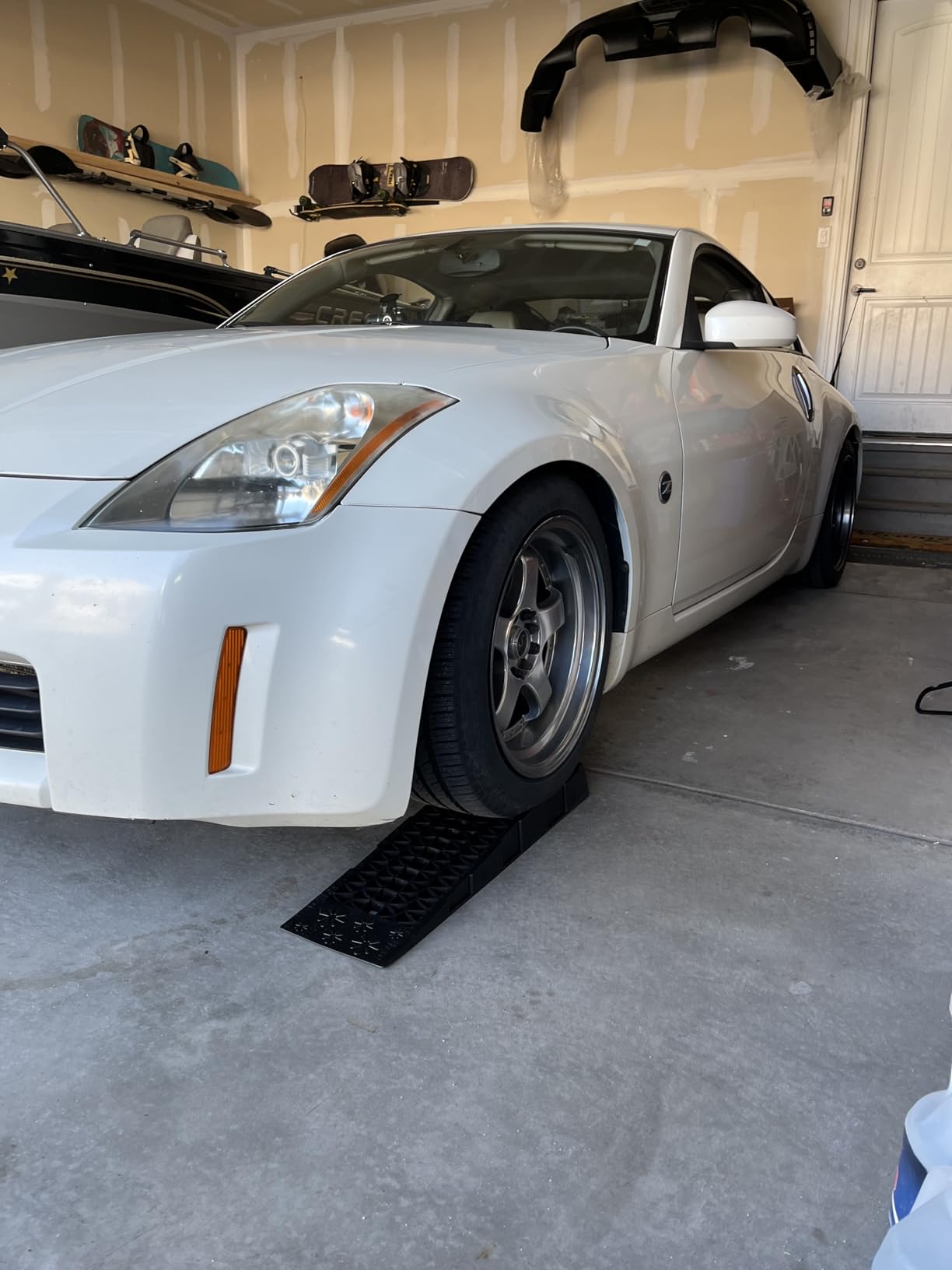 Magisale Low Profile Plastic Car Service Ramps 6 Ton Heavy Duty Truck Vehicle Ramps for Oil Changes & Maintenance - 4 Pack customer photo 2