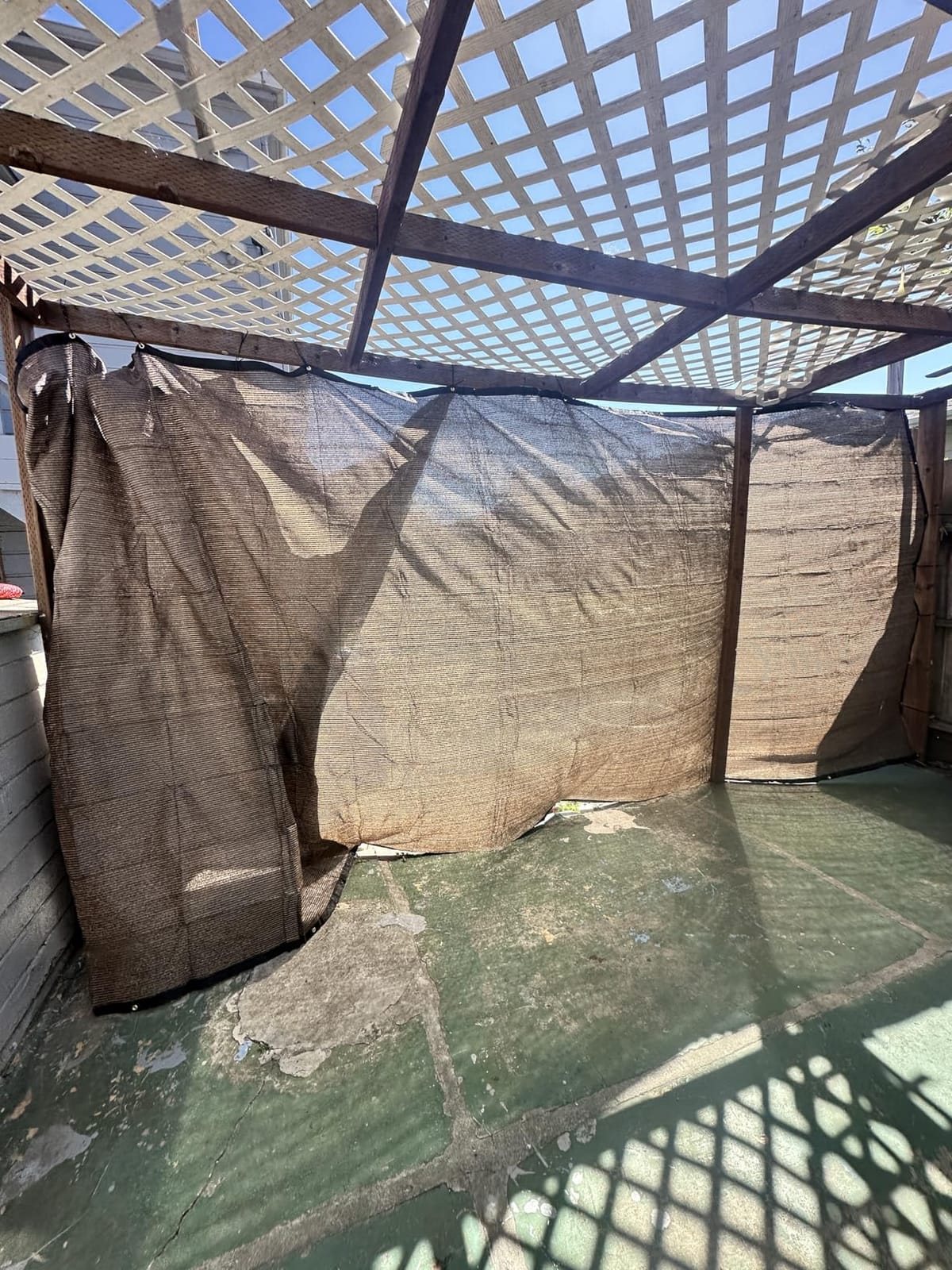 5ftx50ft Fence Privacy Screen Heavy Duty 170 GSM Windscreen & Dustproof Fabric Privacy Screen Covering Mesh Fencing for Outdoor Patio, Balcony, Pool Deck, Brown customer photo 1