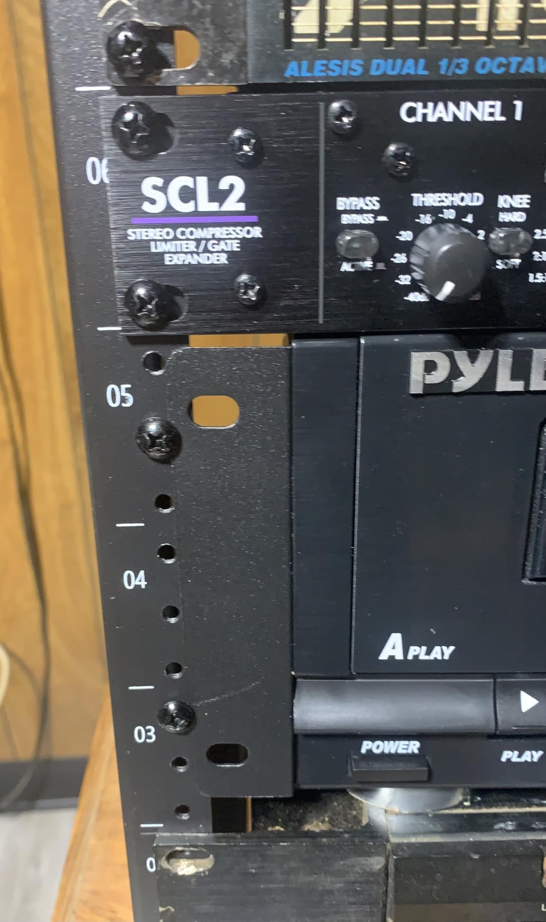 PyleUsa Dual Cassette Deck | Music Recording Device with RCA Cables | Removable Rack Mounting Hardware | CrO2 Tape Selector | Built-in 3 Digit Tape Counter - 110V/220V customer photo 1