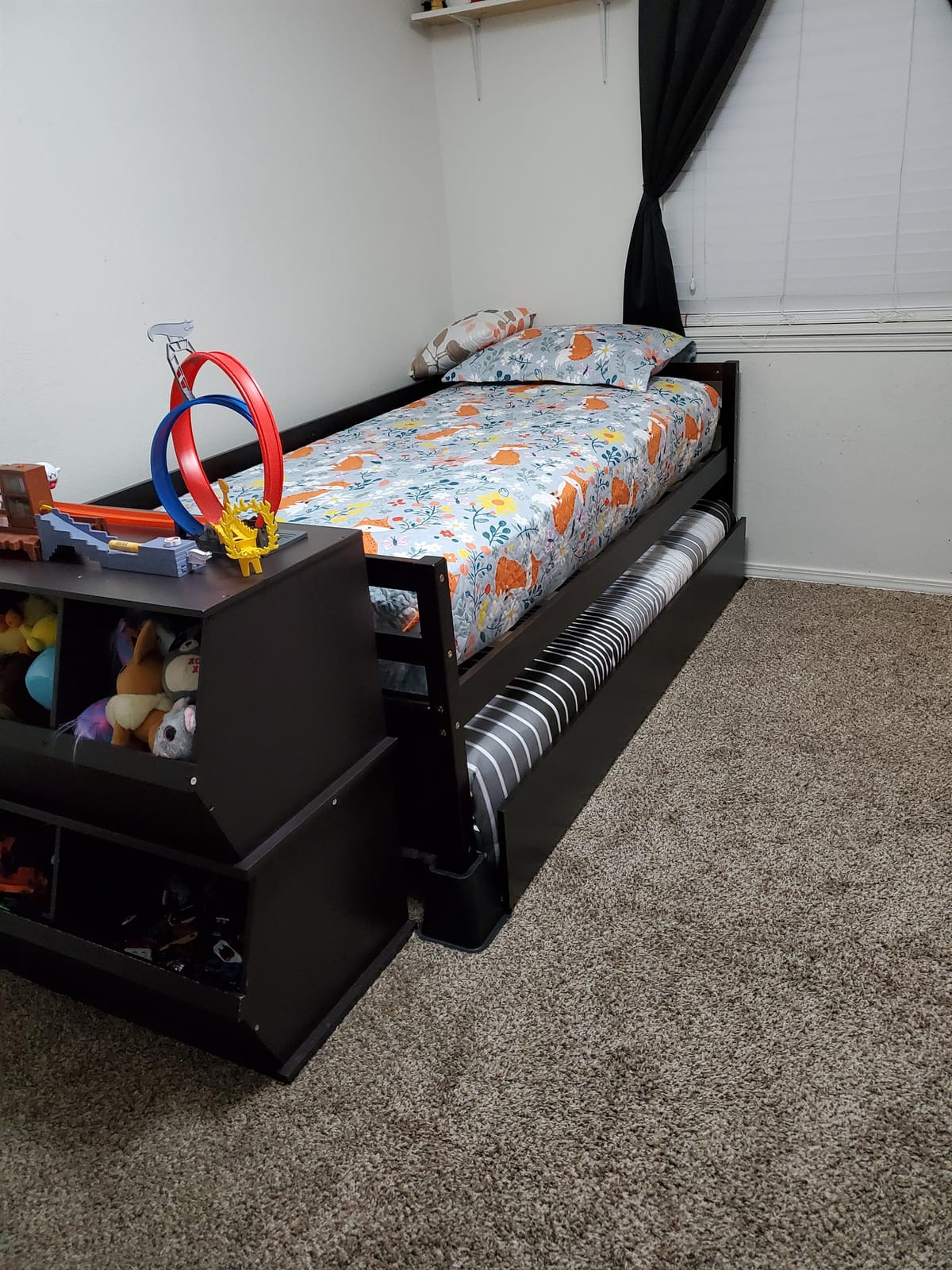 GIANTEX Wood Daybed with Trundle, Twin Size Day Bed with Pullout Trundle & Wooden Slats Support, Space-Saving Twin Daybed Frame for Kids Teens and Guests, No Box Spring Needed, Trundle Bed (Grey) customer photo 1