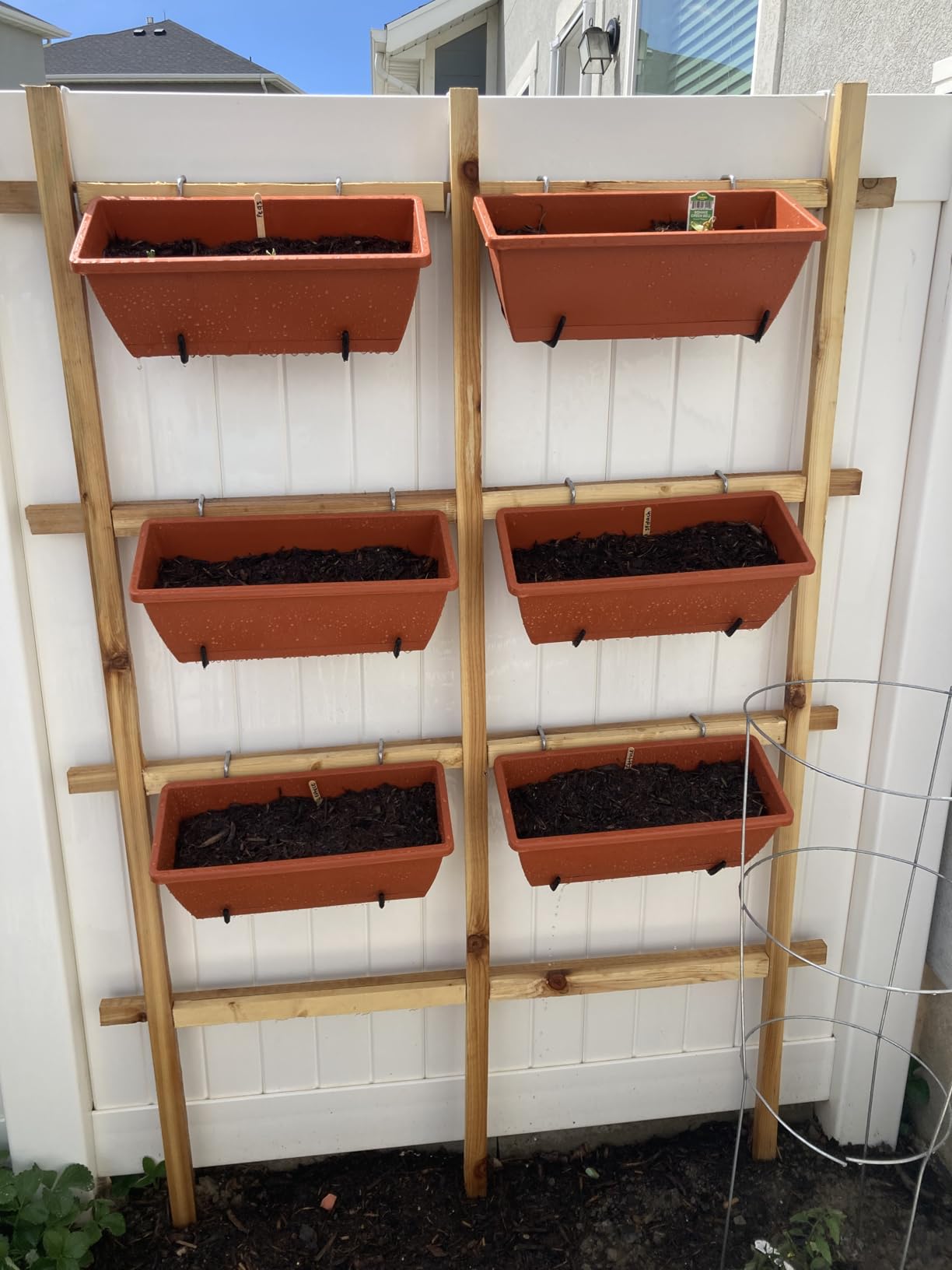 CHUKEMAOYI Window Box Planter, 7 Pack Plastic Vegetable Flower Planters Boxes 17 Inches customer photo 2