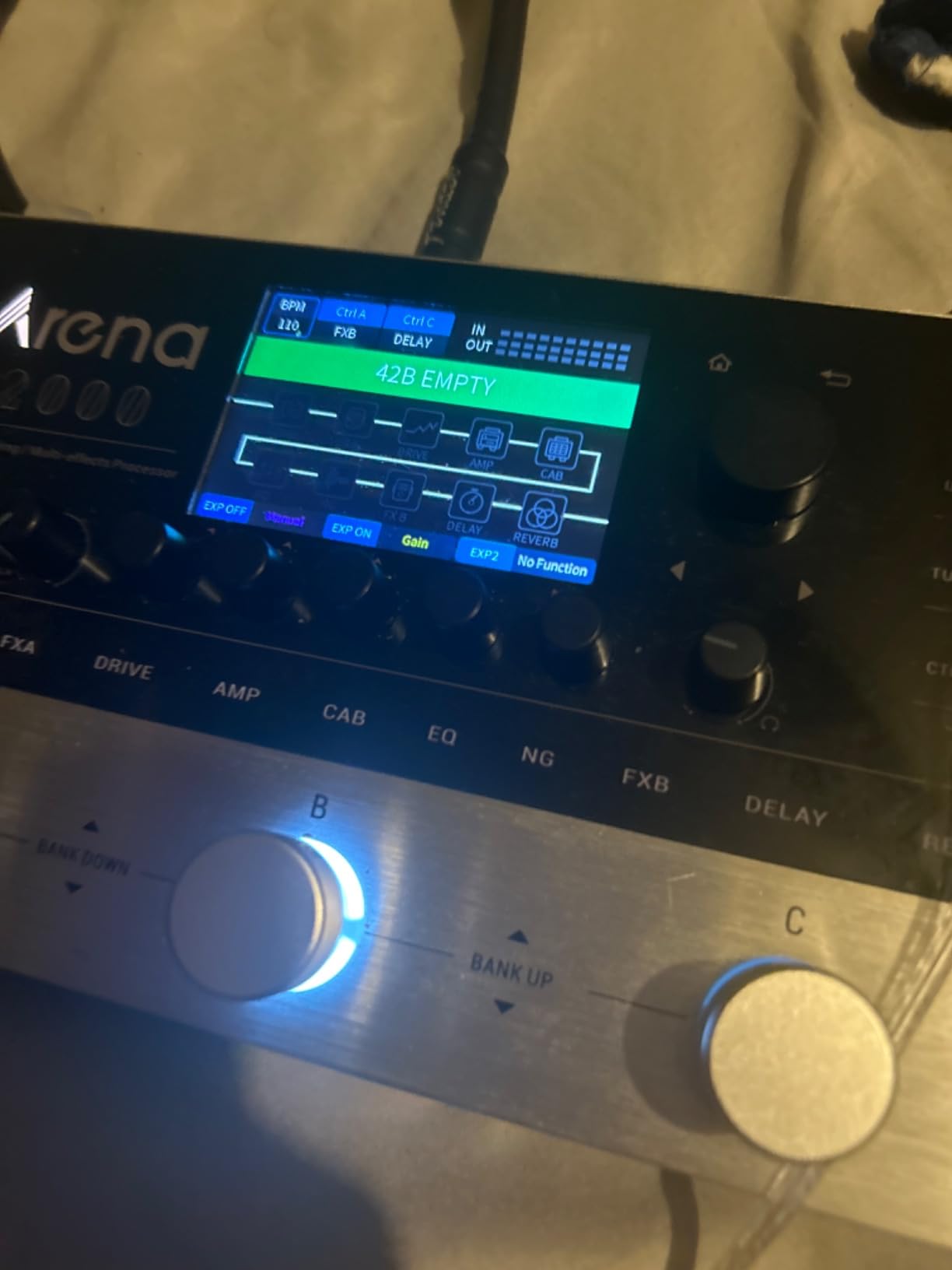 Donner Arena 2000 Guitar Multi-Effects Pedal with 278 Effects, 100 IRs, Looper, Drum Machine, Amp Modeling, XLR and MIDI Support customer photo 2