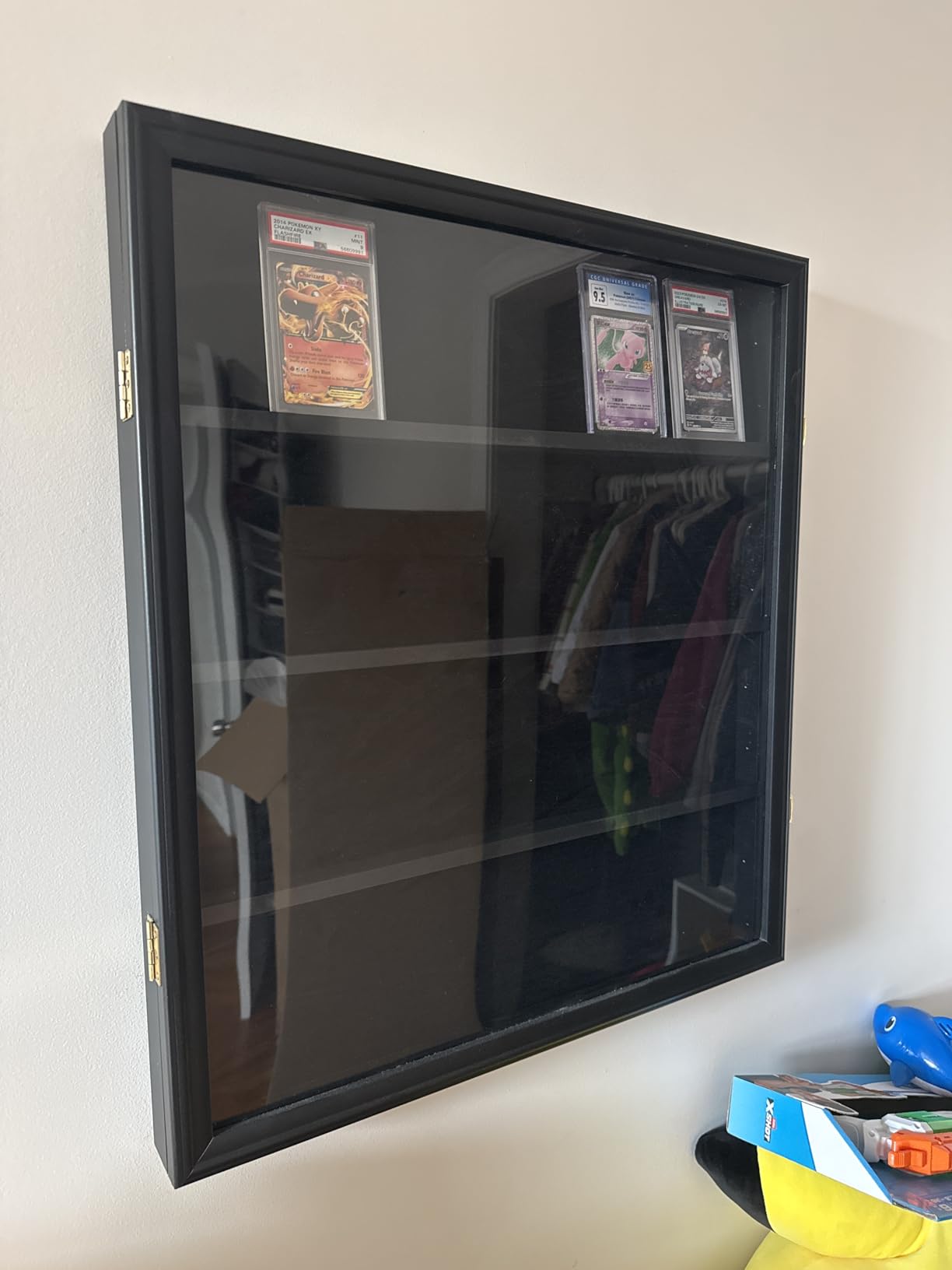 VERANI 35 Graded Sports Baseball Card Display Case Wall Mount Black | Lockable Trading Card Wall Cabinet, 98% UV Block Acrylic Panel, Premium Wood Frame, Vertical Wall Mount Only customer photo 1