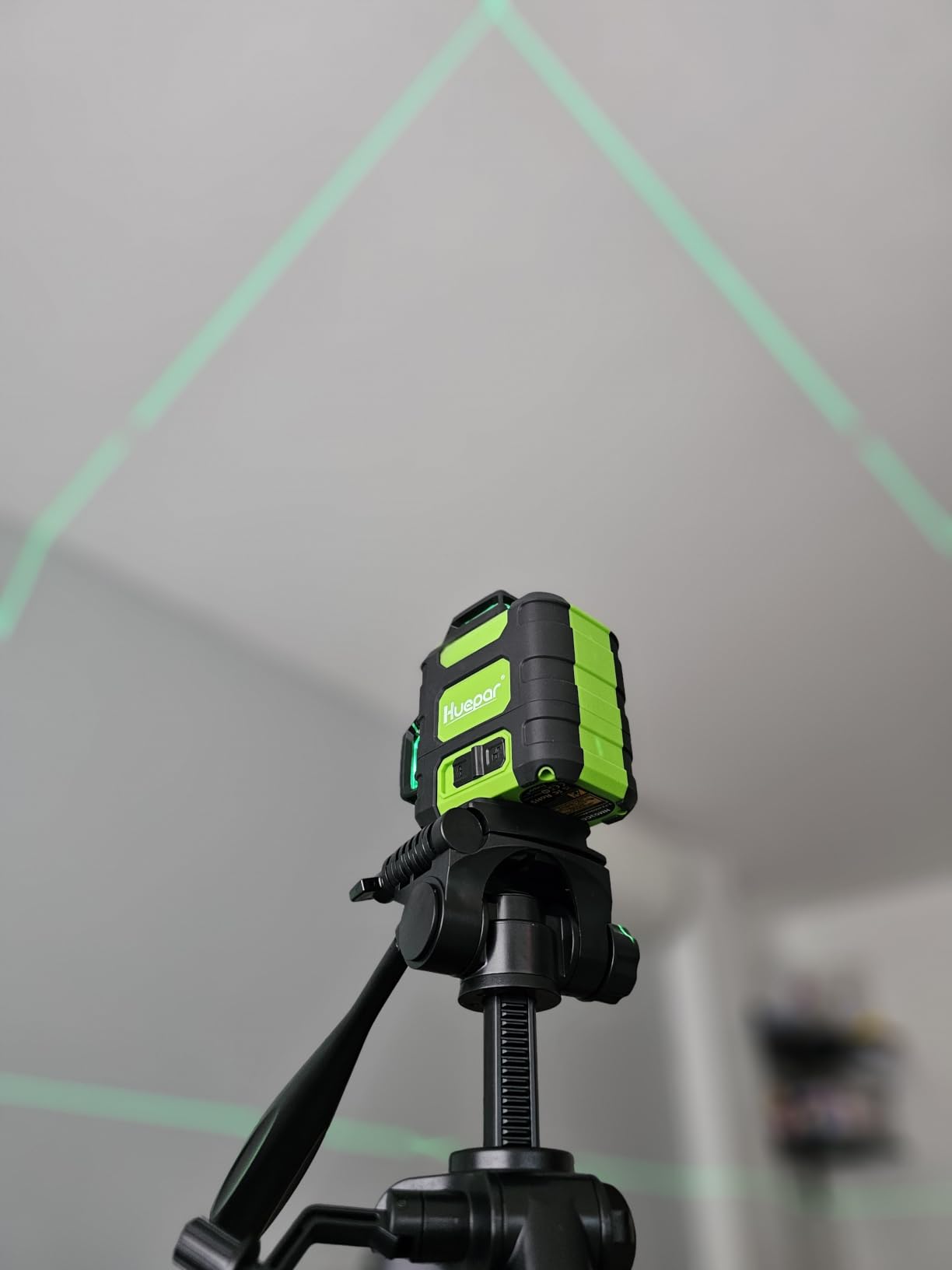 Huepar Laser Level 360 Self Leveling, Rechargeable Green Laser 3x360° Cross Line Lazer Leveler 3D Level Laser Tool for Construction -HM03CG customer photo 1