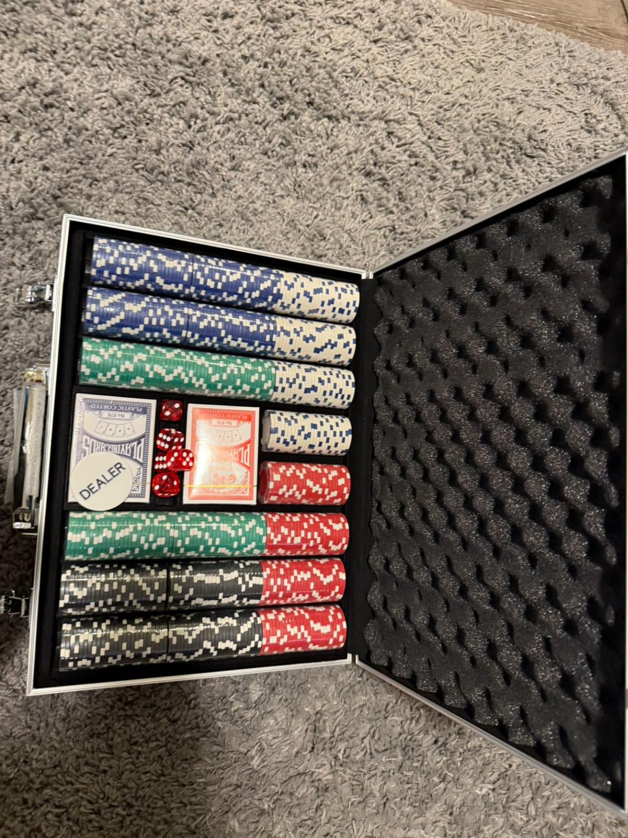 Comie Poker Chips, 500PCS Poker Chip Set with Aluminum Travel Case, 11.5 Gram Poker Set for Texas Holden Blackjack Gambling customer photo 2