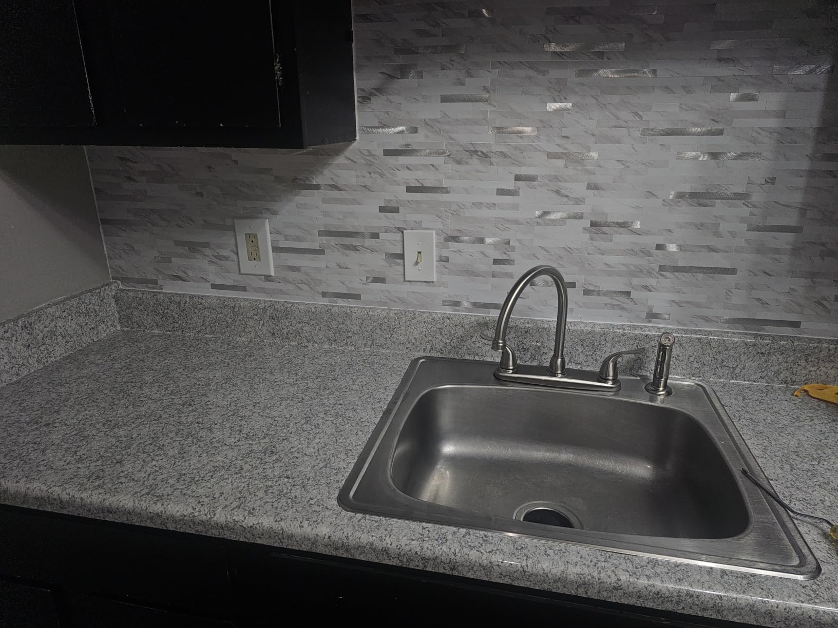 AULIGET 20 Sheets Faux Stone Peel and Stick Backsplash, White Marble Look PVC Wall Tiles Stick on Backsplash for Kitchen customer photo 2