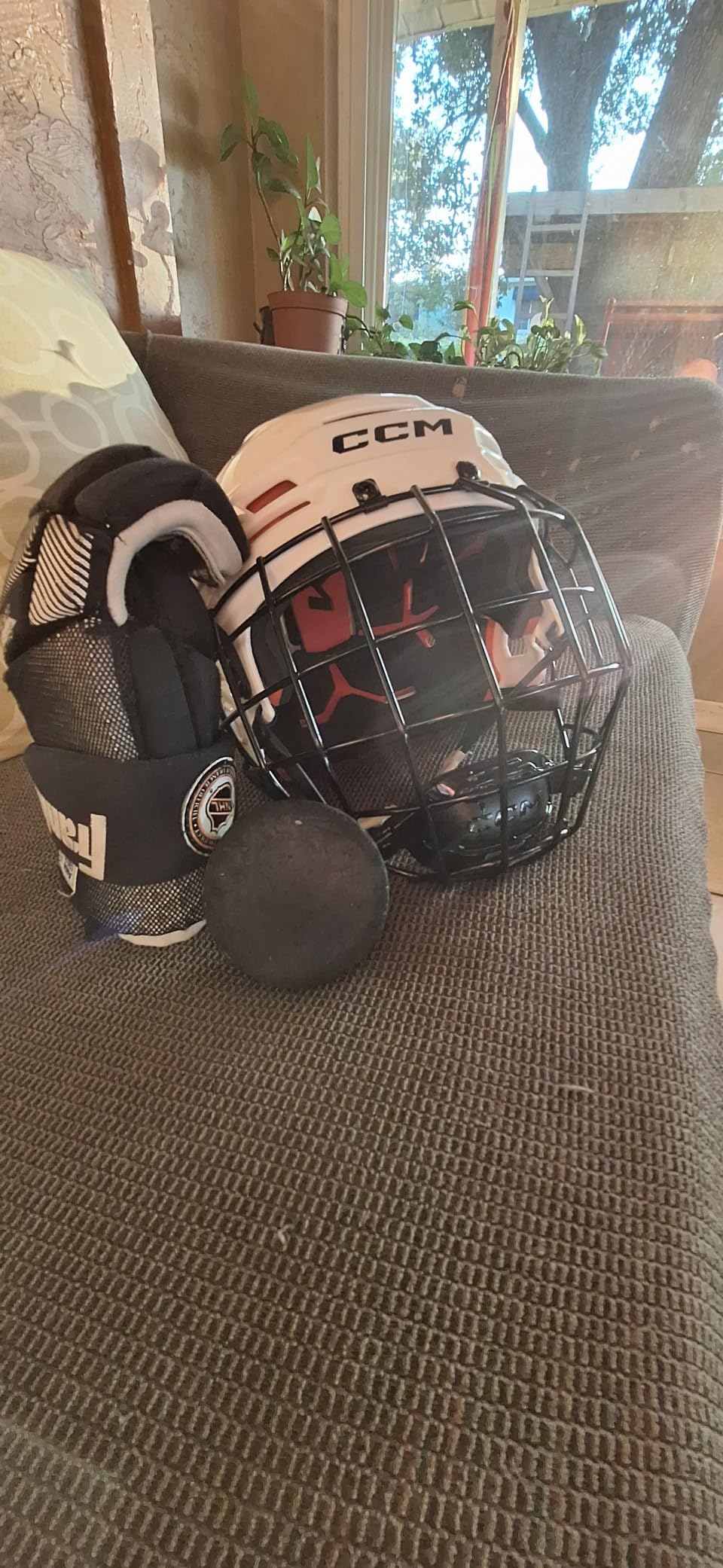 CCM Tacks 70 Hockey Helmet Combo with Cage, Senior customer photo 1
