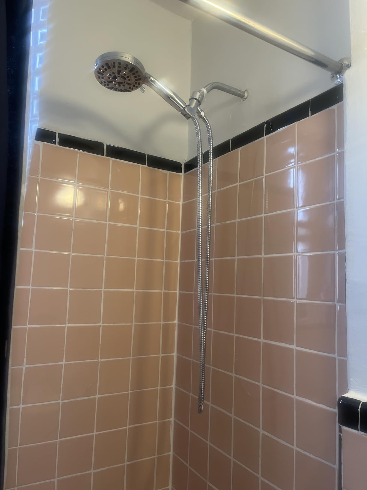 BESAQUO 9 Functions High Pressure Shower Head with Handheld, Built-in Pause Mode & Power Wash, Non-Clogging Nozzles, 6ft Hose & Bracket customer photo 1