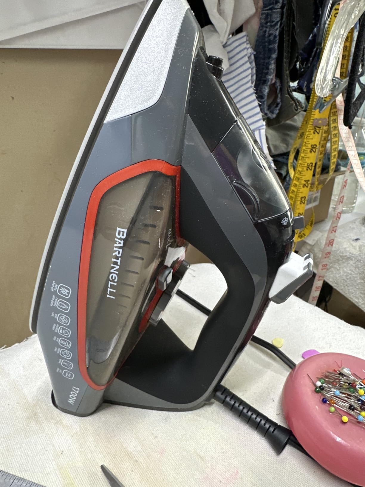 Bartnelli Pro Luxury Steam Iron for Clothes, 1700W Heavy-Duty Commercial Iron with Multi-Layer Ceramic Soleplate customer photo 1