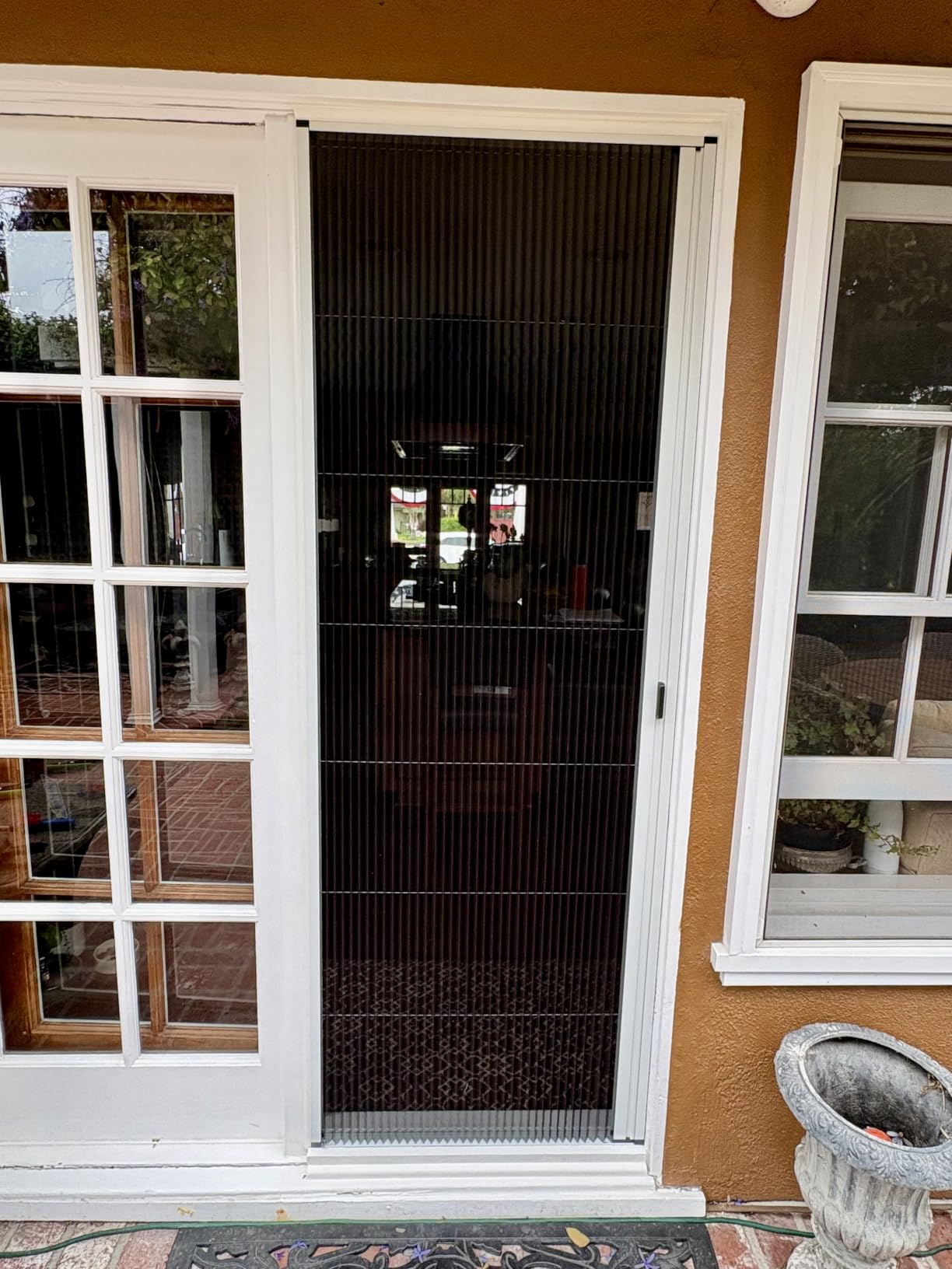 MaKefeile No-Drilling Retractable Screen Door, Folding Sliding Screen Doors with Aluminum Frame for Patio French Front Door Bedroom kitchen, Custom Screen for Single/Double Door, Customize Size, White customer photo 2