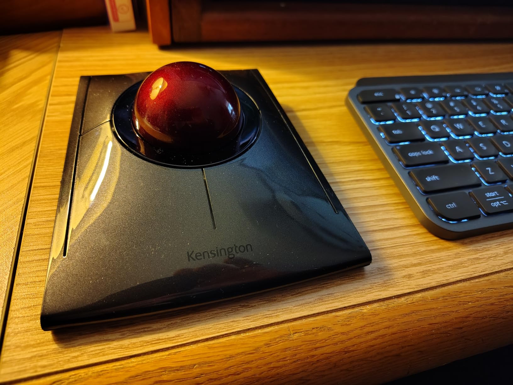 Kensington SlimBlade Pro Wireless Trackball, Rechargeable Battery, Bluetooth 2.4GHz Connection Options (K72080WW) customer photo 2