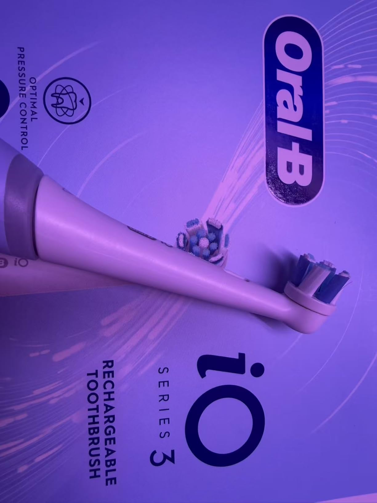 Oral-B Rechargeable Electric Toothbrush, iO3 Clean & Protect, 3 Cleaning Modes, Visual Pressure Sensor to Protect Gums, Blue customer photo 1