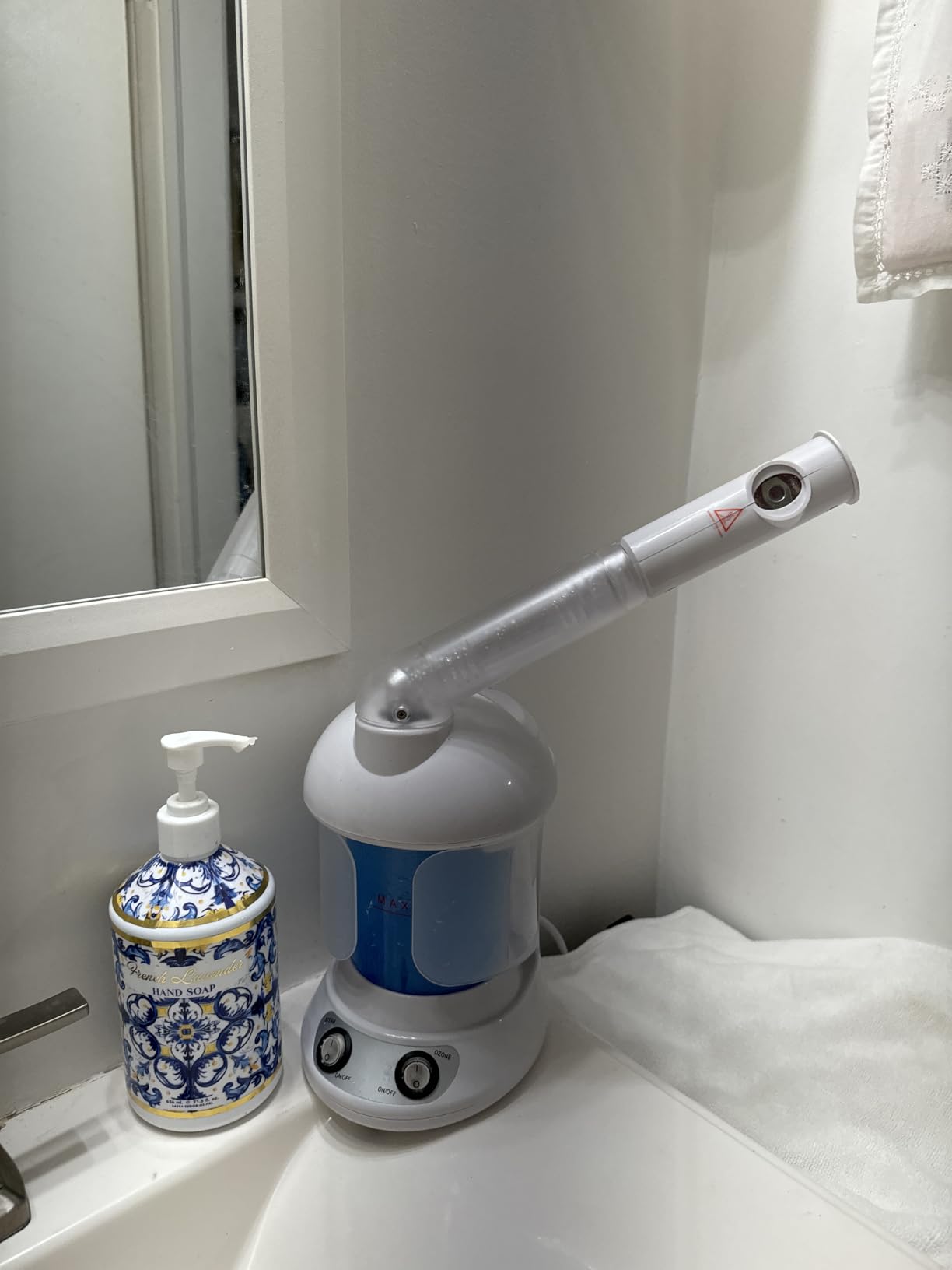DENFANY 2 in 1 Hair & Facial Steamer Extendable 360° Arm for Home or Salon | Deep Hydration, Hair & Skin Refresh, Adjustable Mist Angle, 300ml Tank, Easy to Clean, Use Sitting or Lying Down customer photo 1