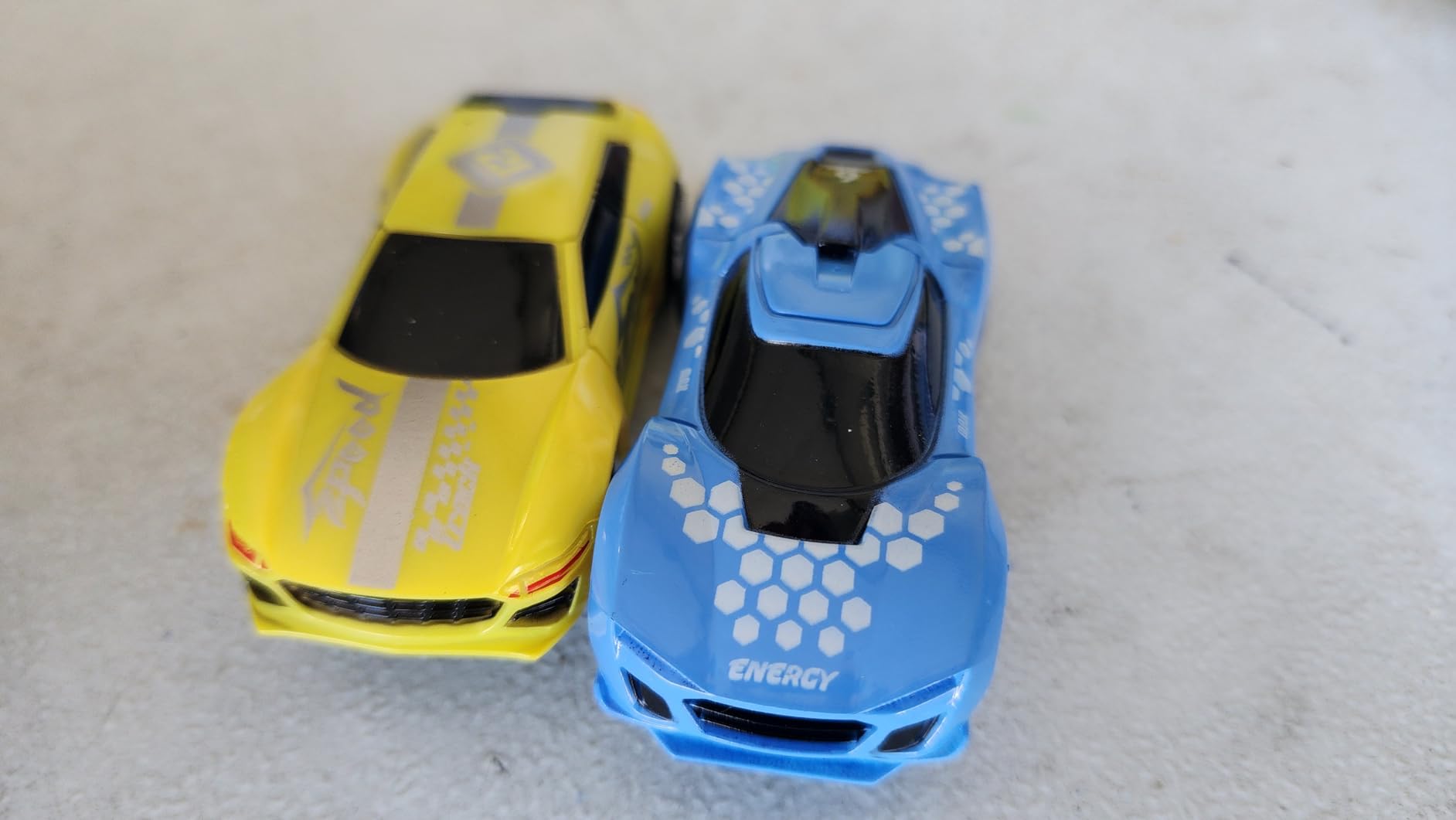 Slot Car Race Track Sets with 4 High-Speed Racing Car, Battery or Electric Race Car Track for Boys and Kids, Dual Racing Game Lap Counter Circular Overpass Track, Gifts Toys for Boys Kids Age 6 7 8-12 customer photo 1