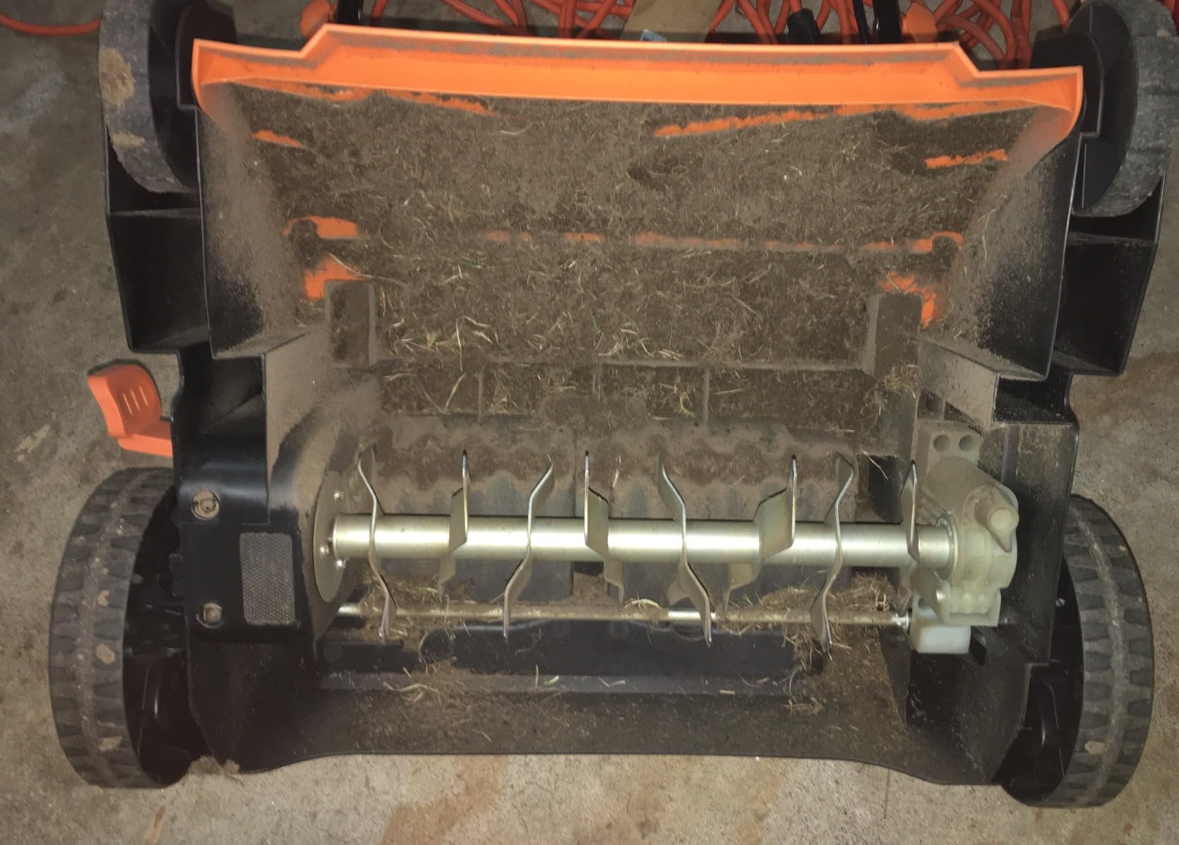 LawnMaster GVB1316 Electric 16-Inch 13 Amp Dethatcher and Scarifier with 12 Gallon Collection Bag customer photo 1
