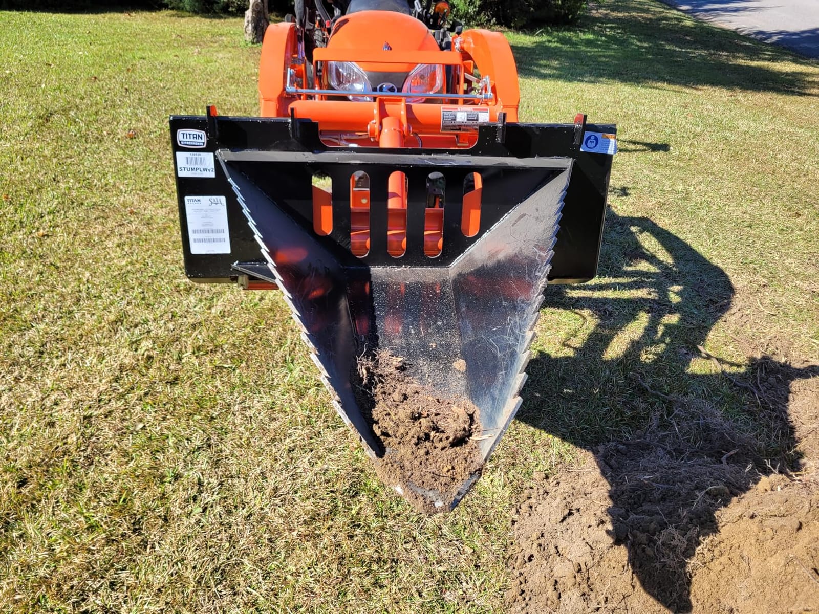 Titan Attachments Economy Series Stump Bucket Attachment, Universal Skid Steer Quick Tach, Serrated Leading Edge, Tree Scoop Digger for Removing Smaller Tree Stumps and Light Duty Ripping Roots customer photo 2