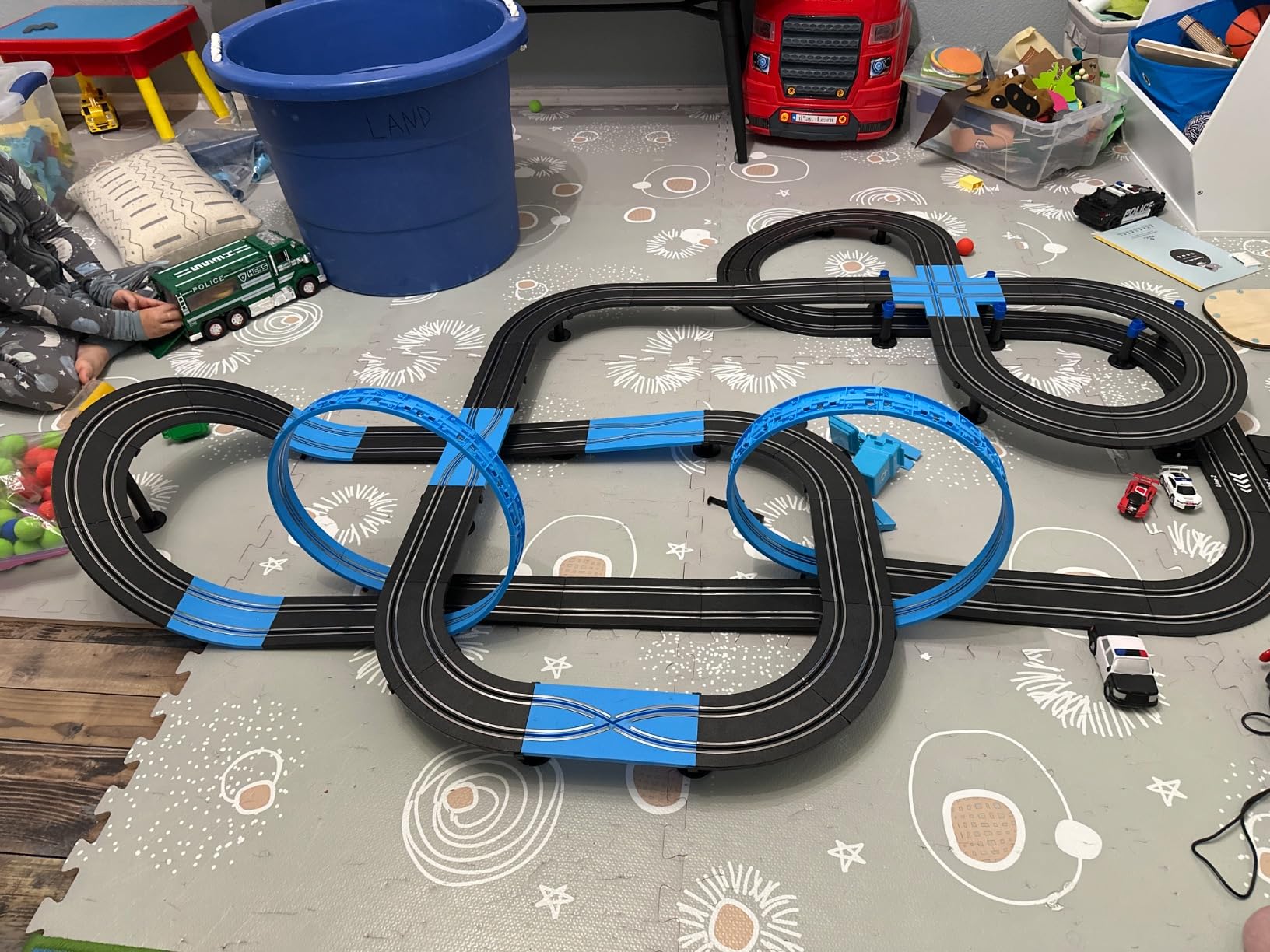 AGM MASETCH High Speed Series Tram Dual Track Set, Track with 4 Vehicles Official Licensed Slot car Racing, Comes with 2 Hand Controls and Track Parts and a Lap Counter customer photo 1