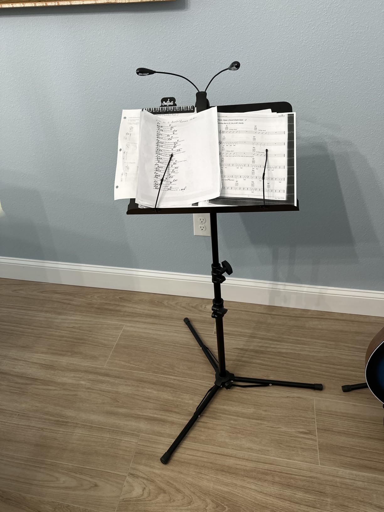 Ramzi Music Stand For Sheet Music 5 In-1 Dual-Use Desktop Book Stand, Music Stand Light, Carrying Bag, Sheet Music Clip customer photo 2