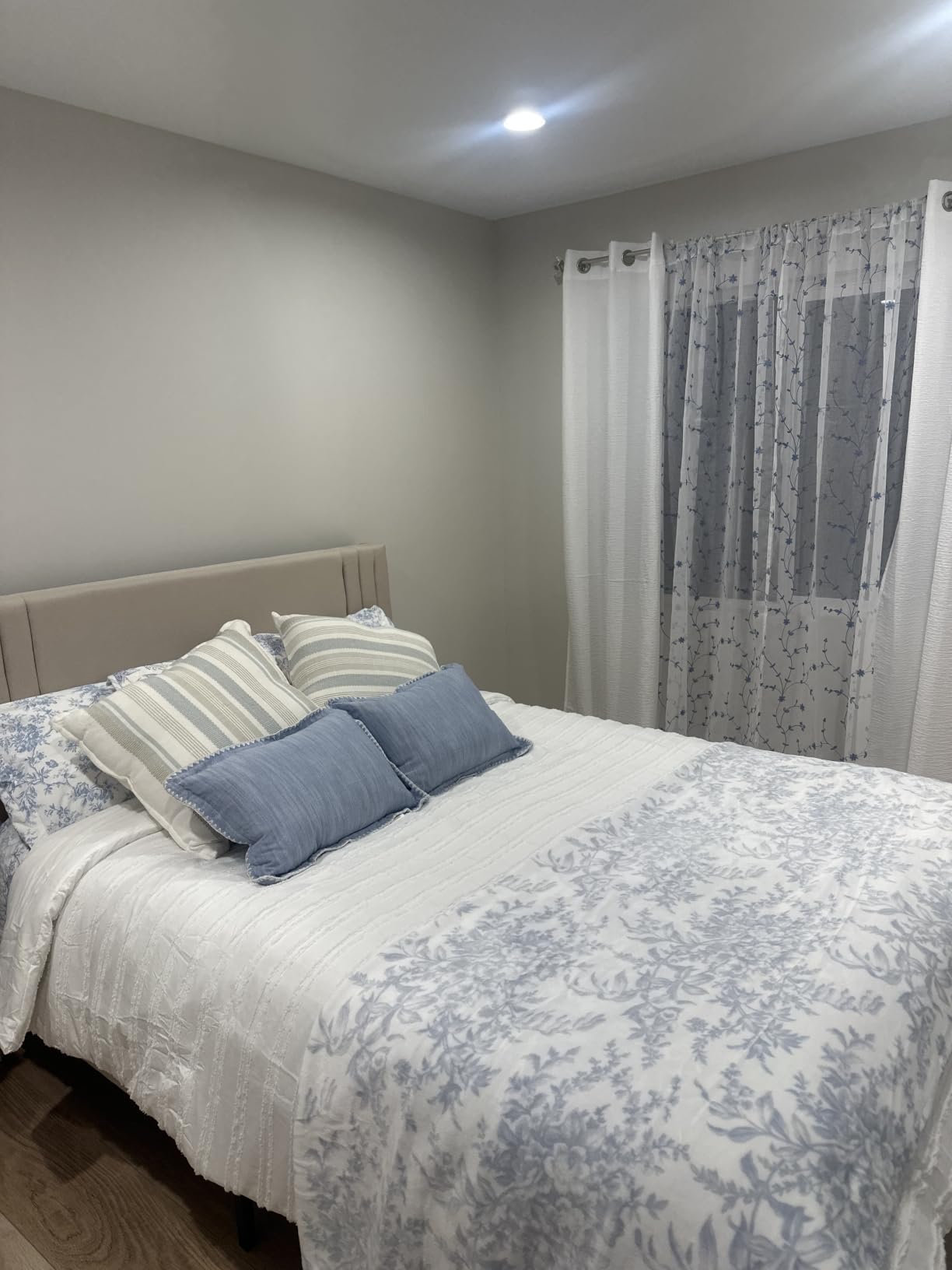 Gizoon Queen Bed Frame with Wingback Headboard, Upholstered Platform Bed | Bed Frame with Padded Headboard, Wooden Slats, Noise-Free, No Box Spring Needed, Easy Assembly, Beige customer photo 2