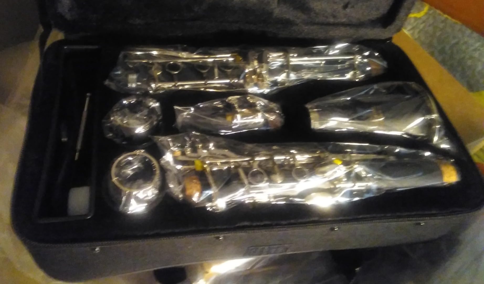 GKW Professional Ebonite Bb Clarinet Set for Beginners & Intermediate Players, Silver-Plated Keys, Warm Clear Tone, Includes Hard Case, Musical Instrument for School Band customer photo 2