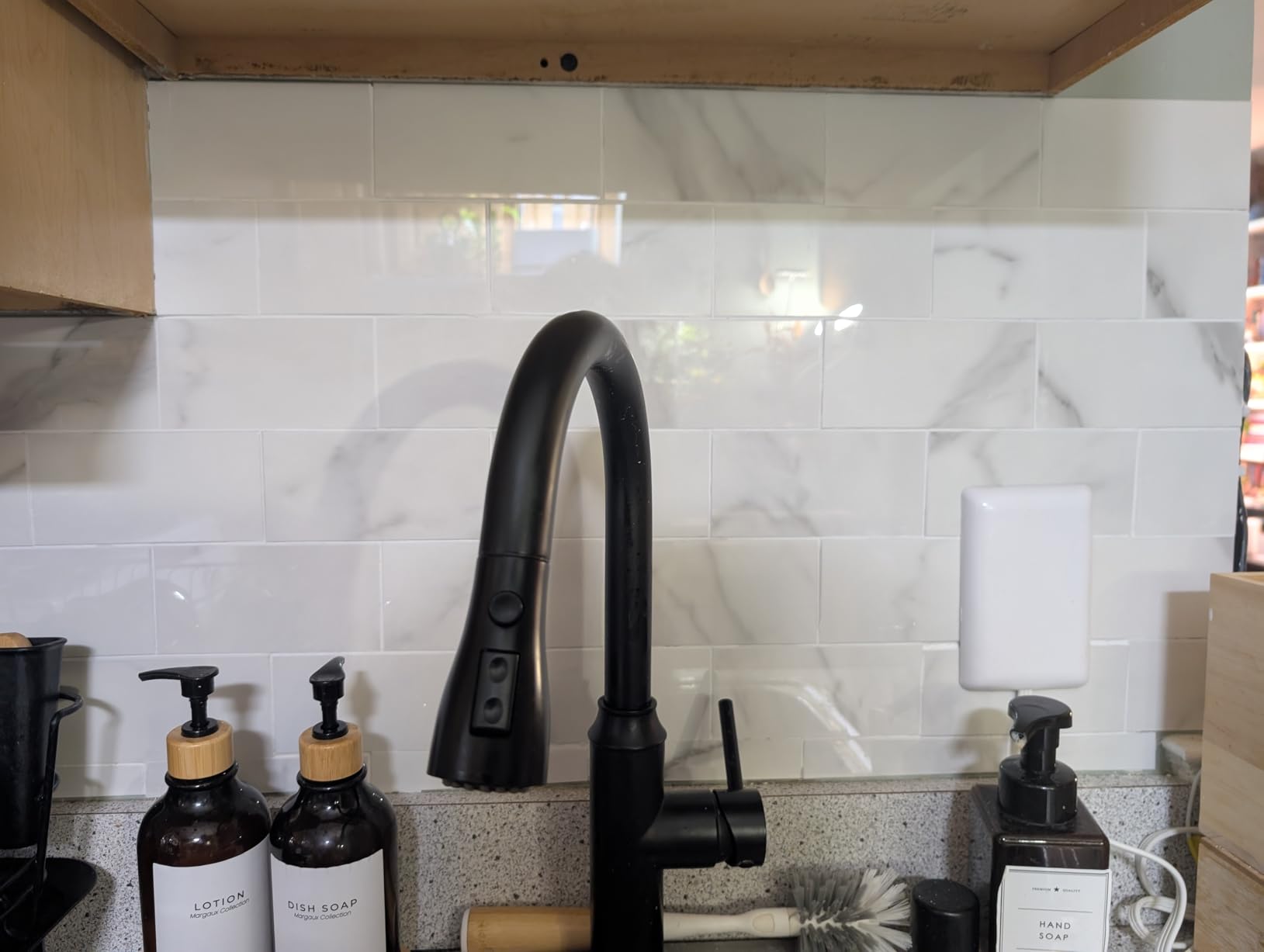 Colamo Luxury 10-Sheet Peel and Stick Backsplash, Self Adhesive Faux Stone 12