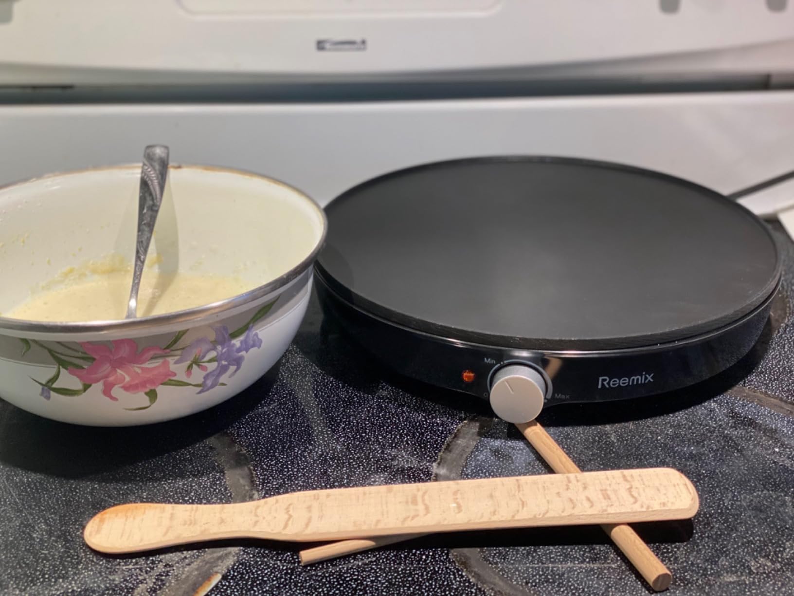 Reemix Crepe Maker Machine, Compact Pancake Griddle | Precise Temperature Control, Nonstick 12 Inch Electric Griddle, Batter Spreader for Eggs, Pancakes, Omelets and Quesadillas customer photo 2