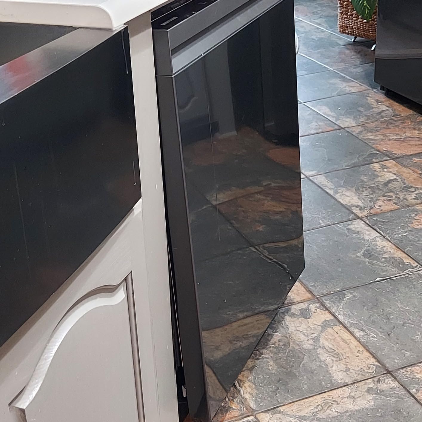 Samsung Bespoke Smart 42 dBA Dishwasher with 3rd Rack and StormWash+, Stainless Steel, DW80B7070US/AA customer photo 1