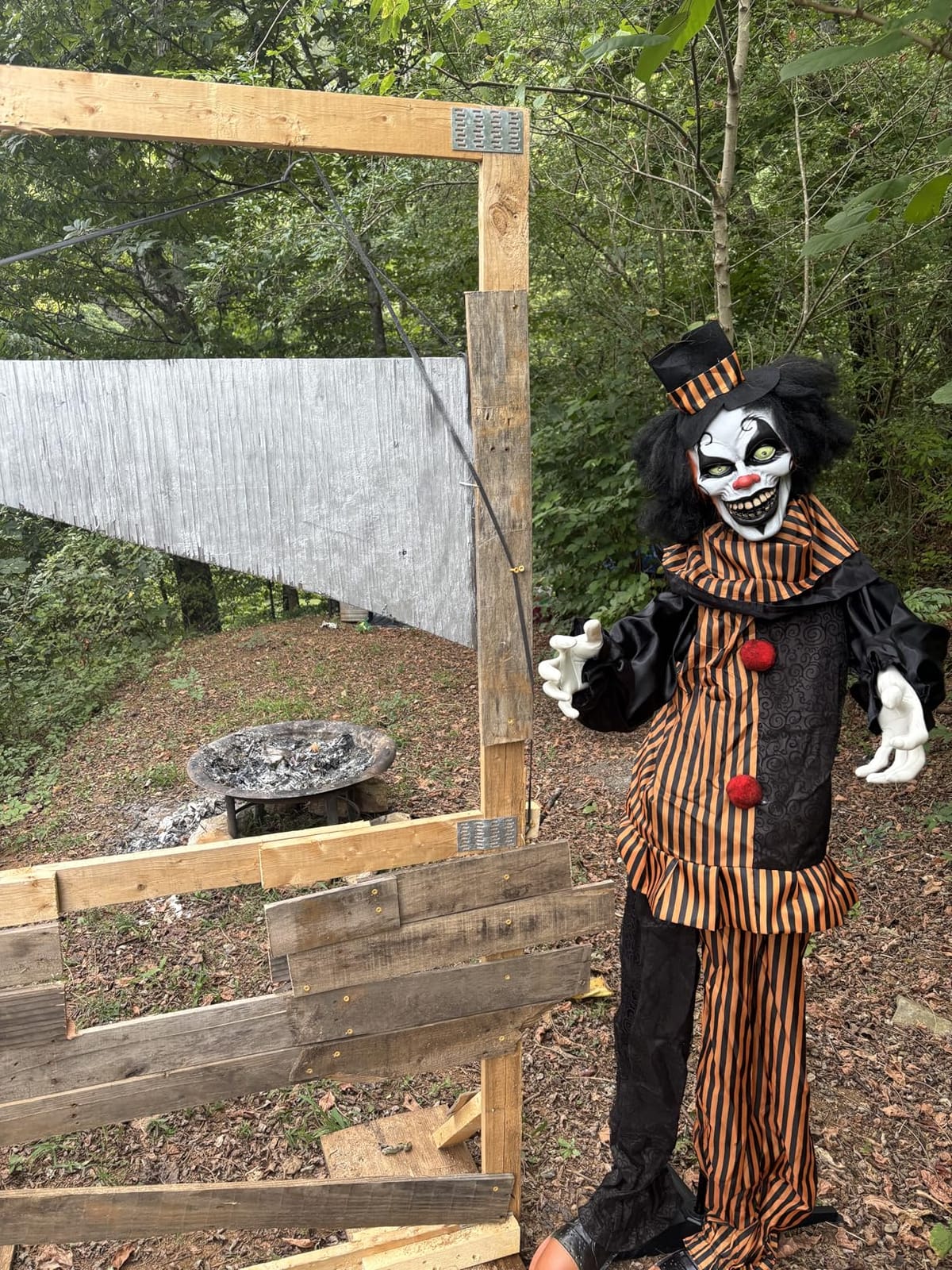 Hourleey Halloween Standing Clown customer photo 2