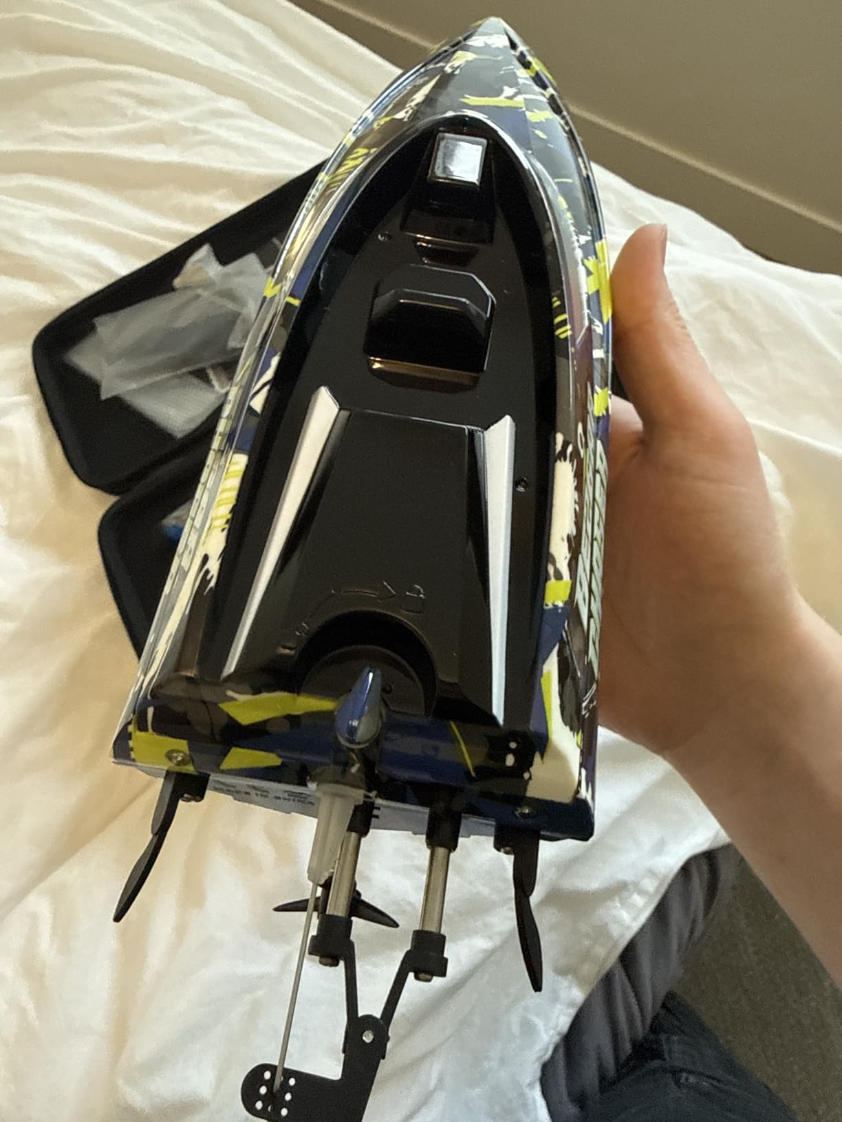 BEZGAR TX123 Remote Control Boats - Fast Speed RC Boat 32+ KPH with A Portable Suitcase for Lakes & Pools & Salt Water customer photo 2