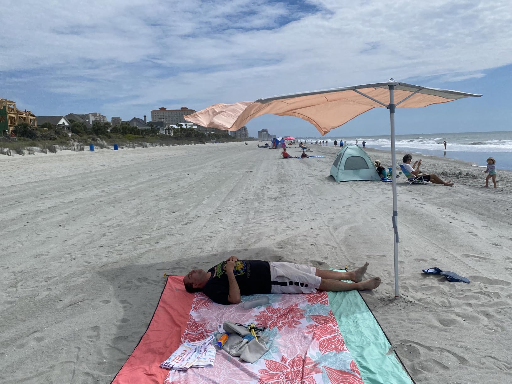 Solbello Shade - The Ultimate Wind-Driven Beach Umbrella, Effortless to Set Up, Lightweight, Won't Blow down the Beach, UPF 50+ Sun Protection customer photo 2
