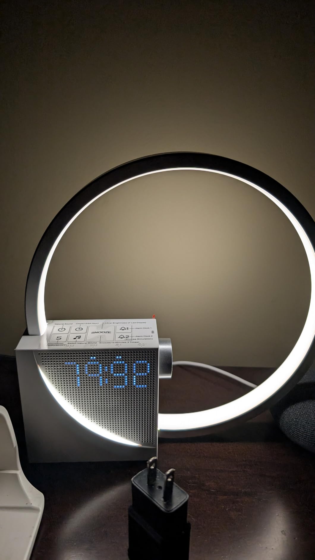 Vivilumens Sunrise Alarm Clock for Heavy Sleepers Adults, Wake-up Light, Sleep Aid 10 White Noise Sound Machines with 30/60/90 Timer, 3 Level Dimmable Touch Table Lamp with Snooze USB Charger Port customer photo 2