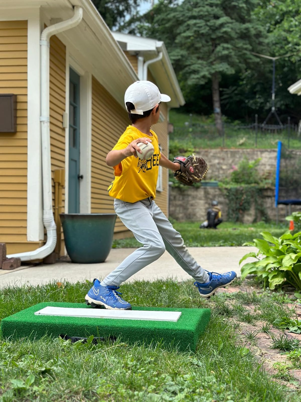 Pitching Mound, Portable Pitchers Mound with Pitching Rubber and Antifade Turf, Pitching Mound for Baseball Softball Pitching Training customer photo 1