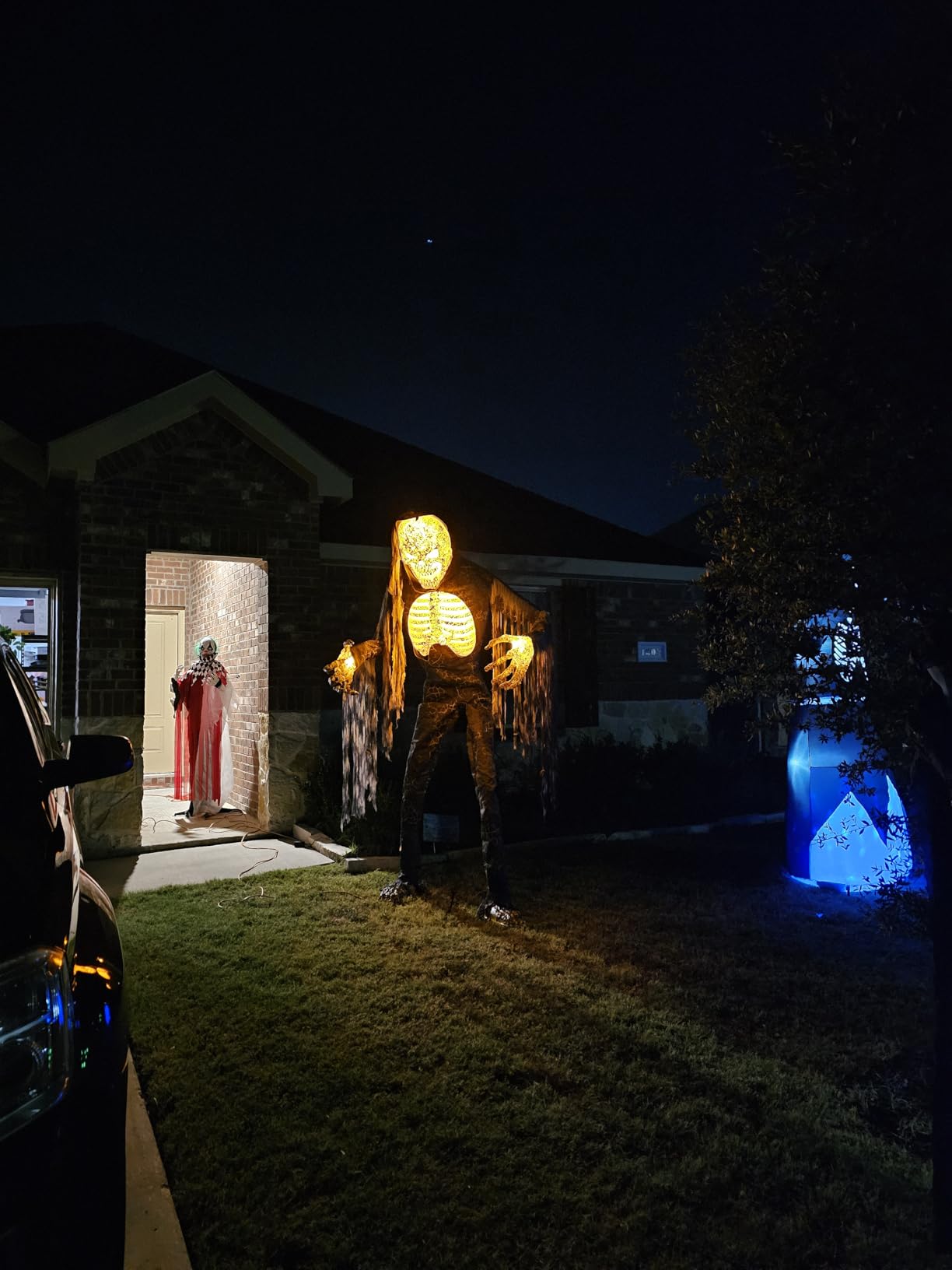 Haunted Hill Farm 8.0-Ft Towering Skeleton customer photo 1