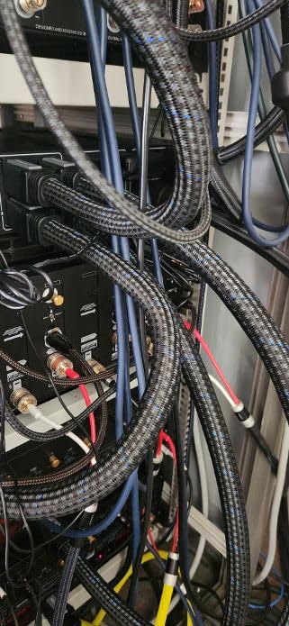 AudioQuest PowerQuest 707 12-Outlet Power Conditioner & Non-Sacrificial Surge Protector - North America customer photo 2