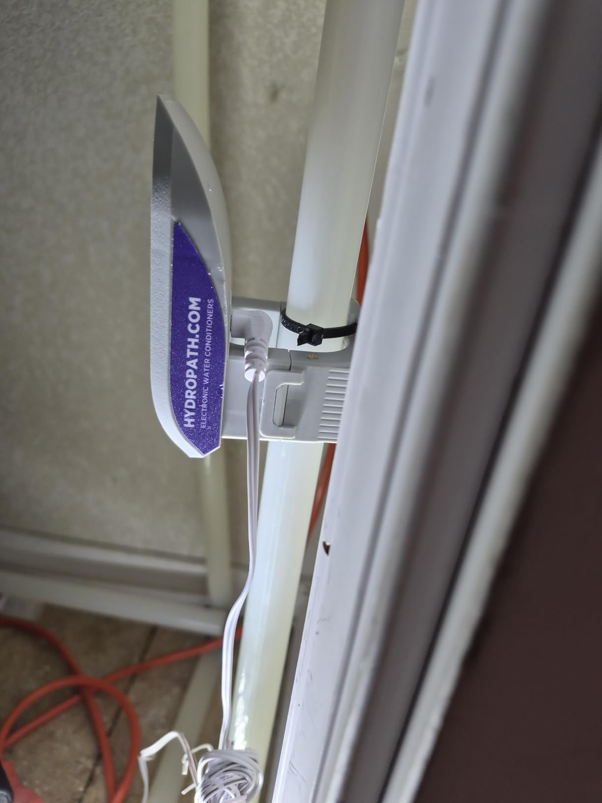 HydroFLOW Pearl Plus | Eco Friendly Alternative to Salt Water Softeners | Descaler for Large Homes & Commercial Appliances | Fits Pipes Up to 1.5