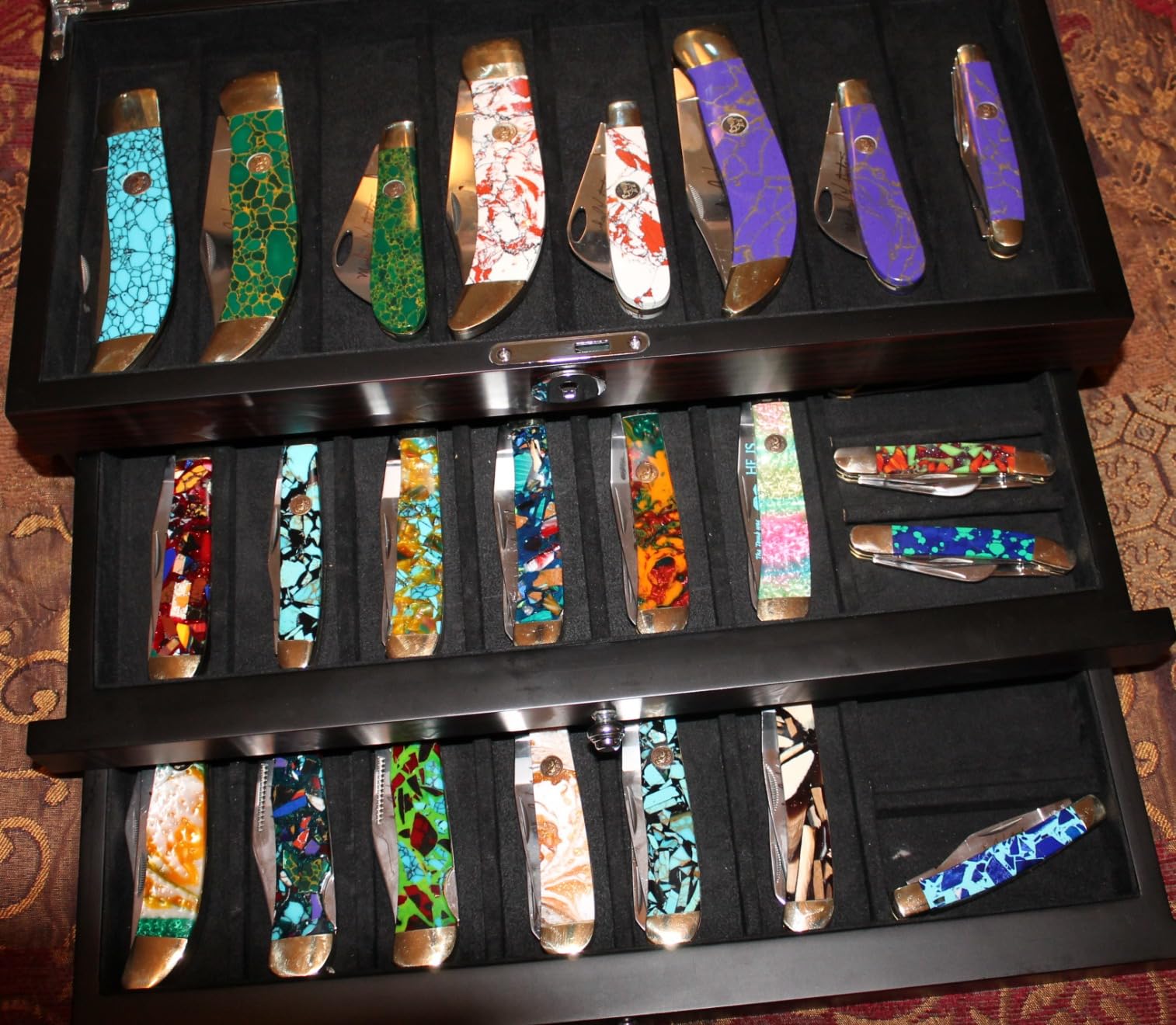 Knife Display Case, 22-26 Slot Storage Box, Ebony Veneer, 3-Tier, Lockable, Showcase & Organizer for Pocket Knives, Men Gift, 15.9x7.8x4.5 inches customer photo 1