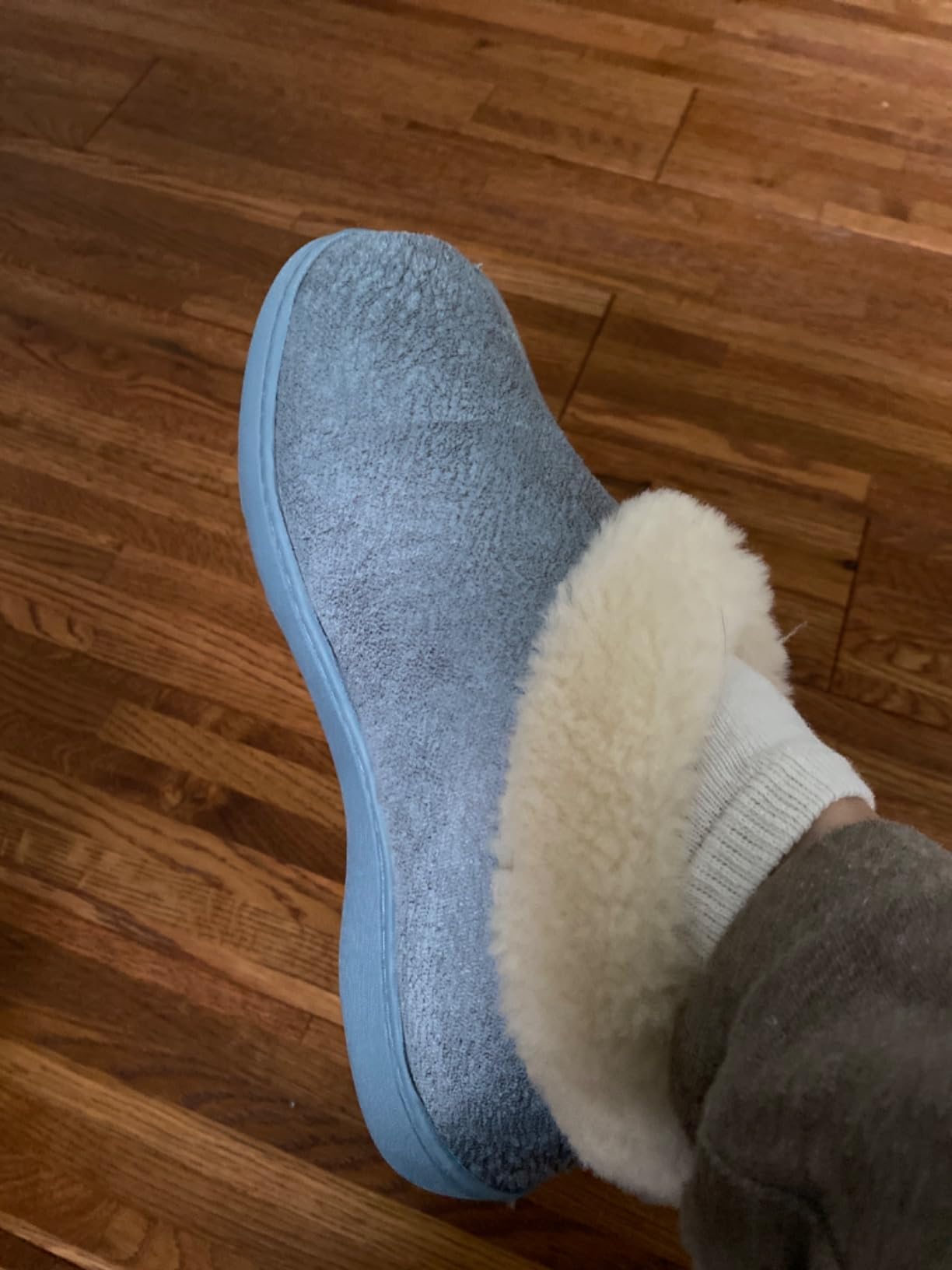 EverFoams Women's Microsuede Winter Slippers House Shoes Indoor Outdoor | Fuzzy Faux Fur Collar,Warm,Cozy Memory Foam,Indoor Outdoor,Gift customer photo 2
