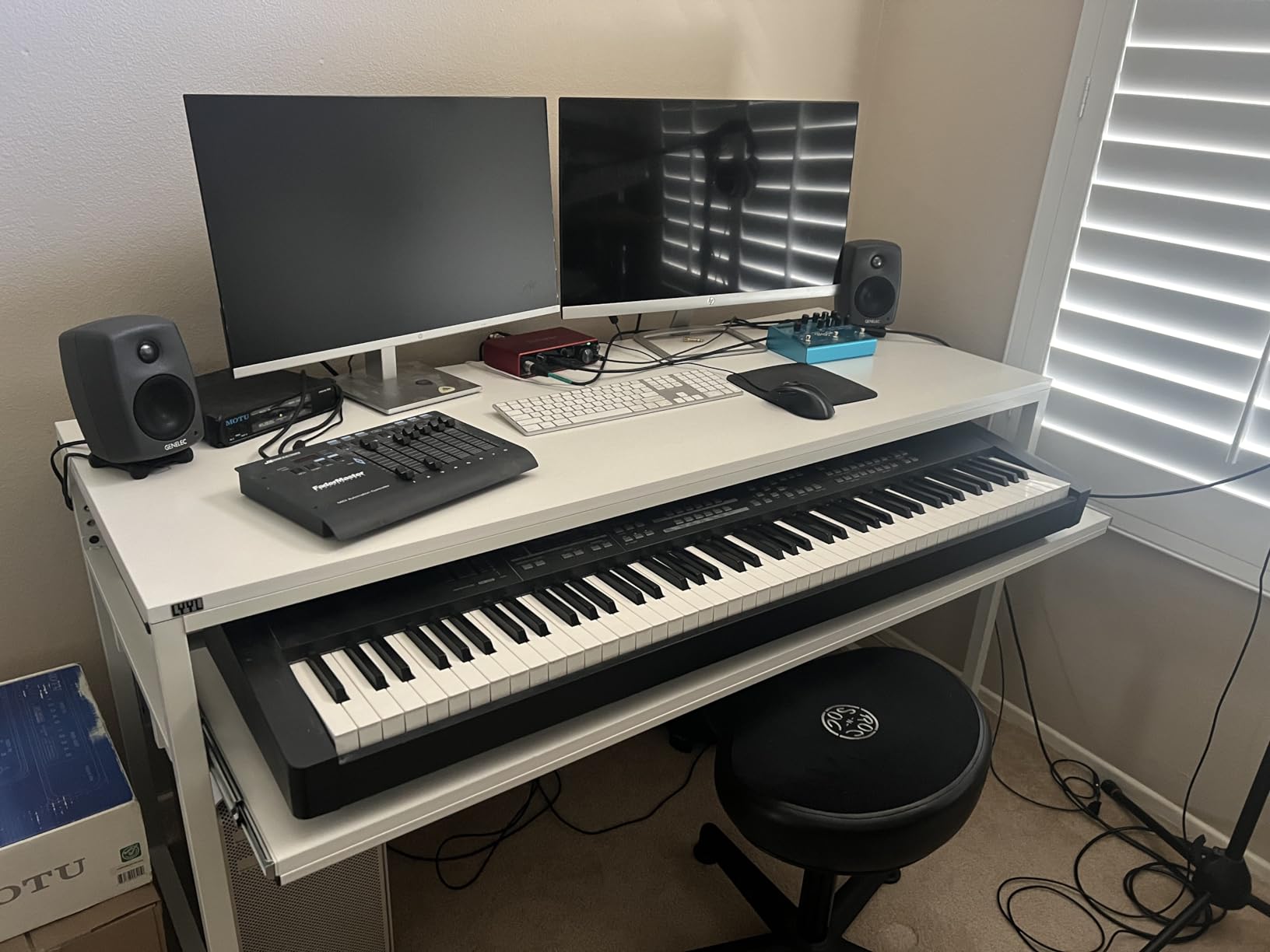 Music Studio Desk with Keyboard Tray, for Full 88 Keys and 61 Keys (Music Producer Desk) (White, 88 Keys) customer photo 1