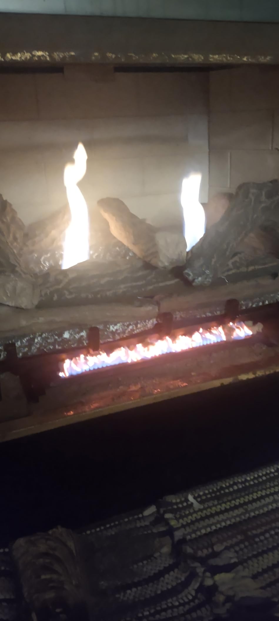 Duluth Forge Ventless Dual Fuel Gas Log Set - 30 in. Split Oak, 33,000 BTU, Remote Control - Model# DLS-30R-1 customer photo 2