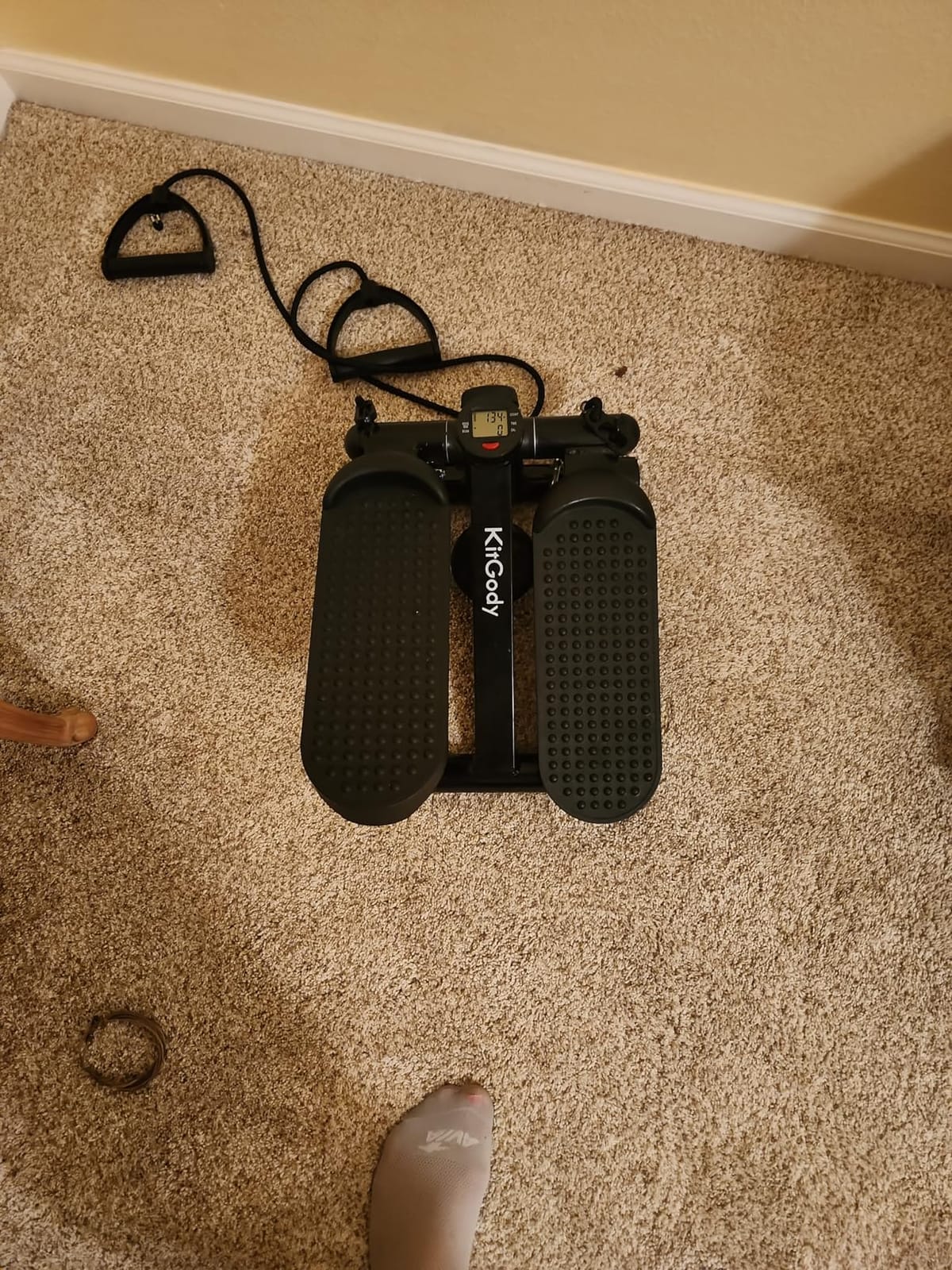 Steppers for Exercise at Home, KitGody Mini Stepper with Resistance Bands, Portable Stair Stepper for Home 330LBS Capacity, Adjustable Height Fitness Stepper Machine customer photo 2