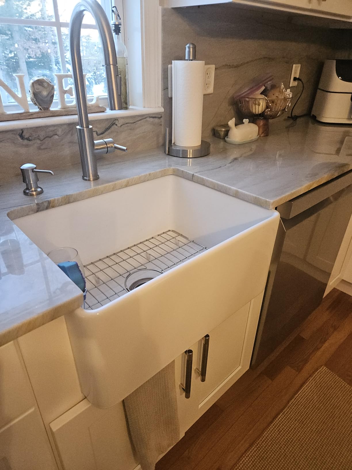 TUKTUK White Farmhouse Sink 33X20 Fireclay Farm Sink for Kitchen Apron Undermount Kitchen Sink Single Bowl Big Capacity Deep Drop-in Modern Kitchen Sink with Luxury Bottom Grid & Strainer Drain customer photo 1