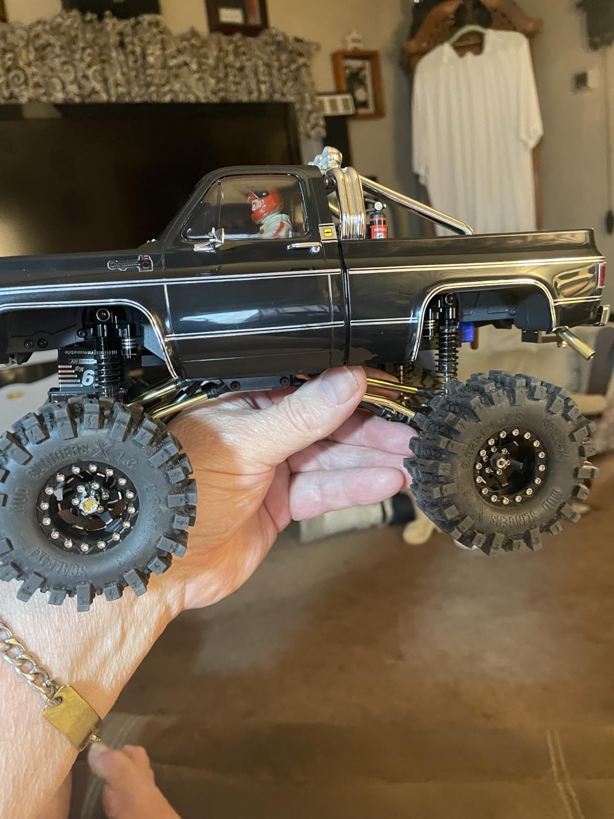 Traxxas TRX-4M Chevy K10 High Trail 1/18 4X4 Crawler RTR, Black (97064-1-BLK) customer photo 1